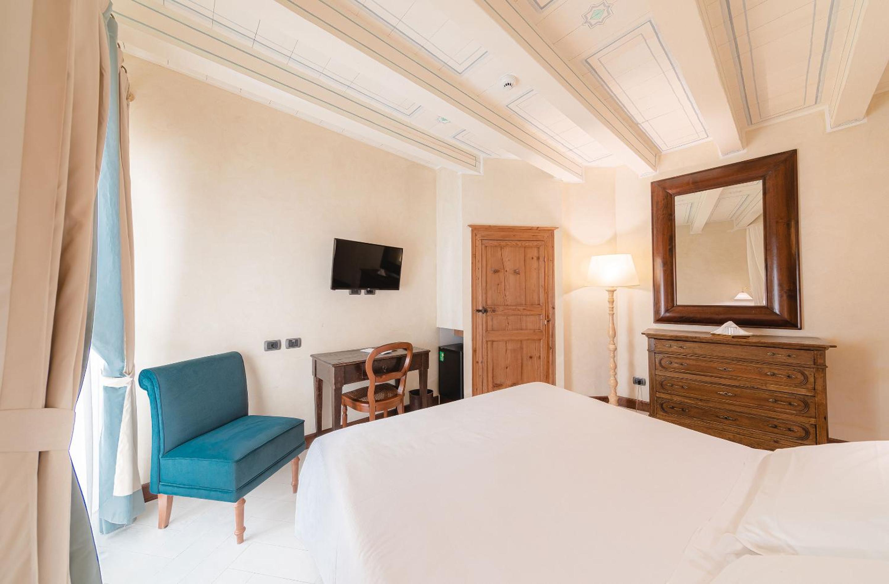 Classic Double or Twin Room - Photo 4