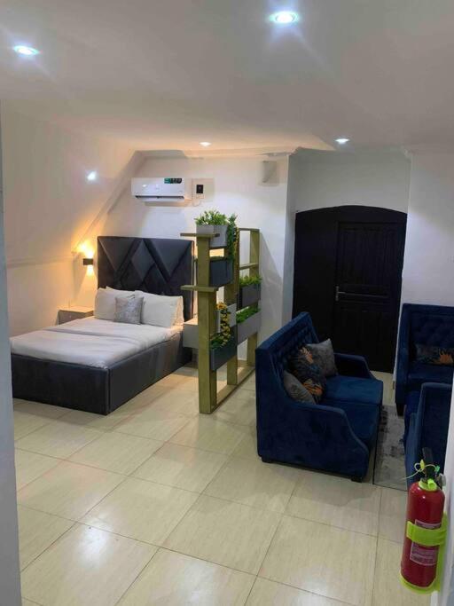 Studio Apartment photo 1