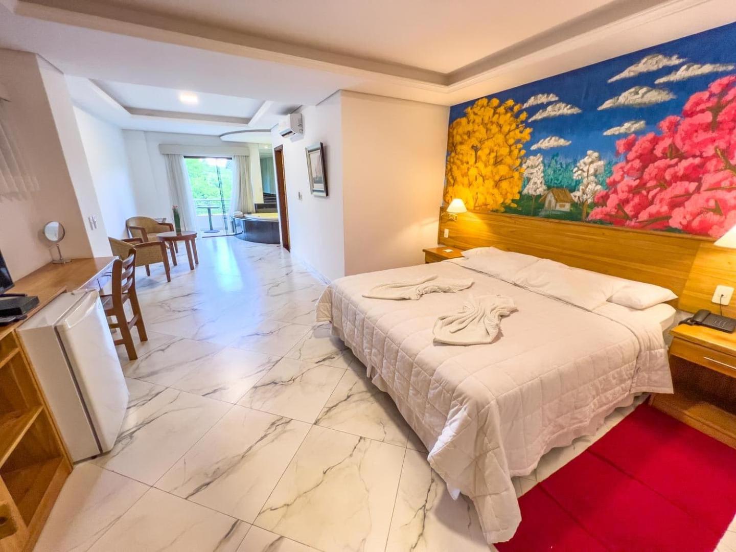 Deluxe Suite with Spa Bath