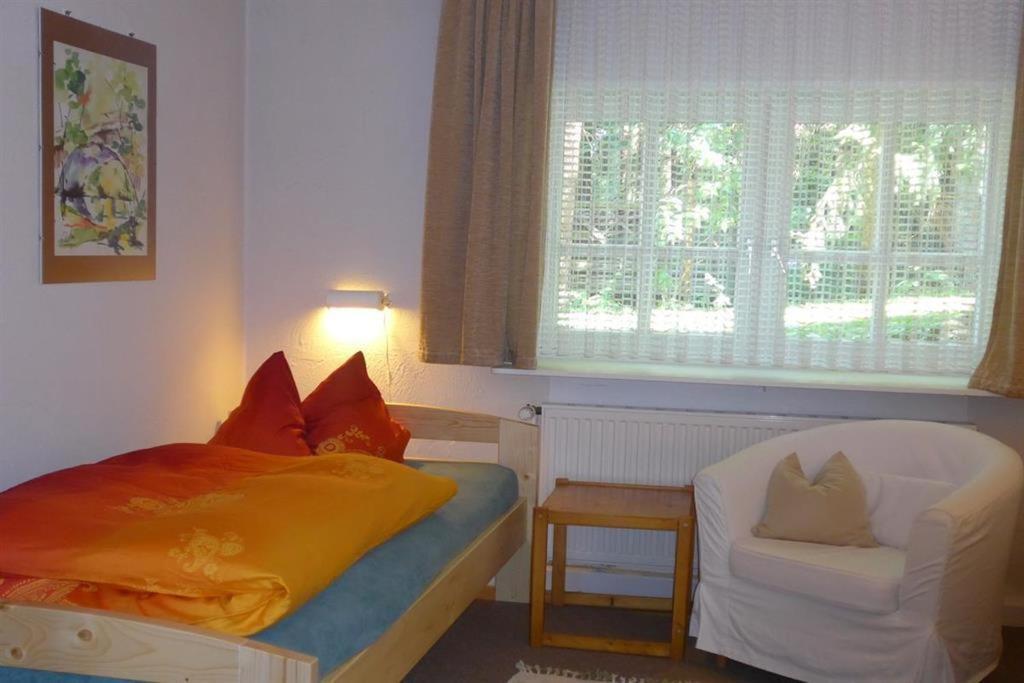 One-Bedroom Apartment with Shower photo 1