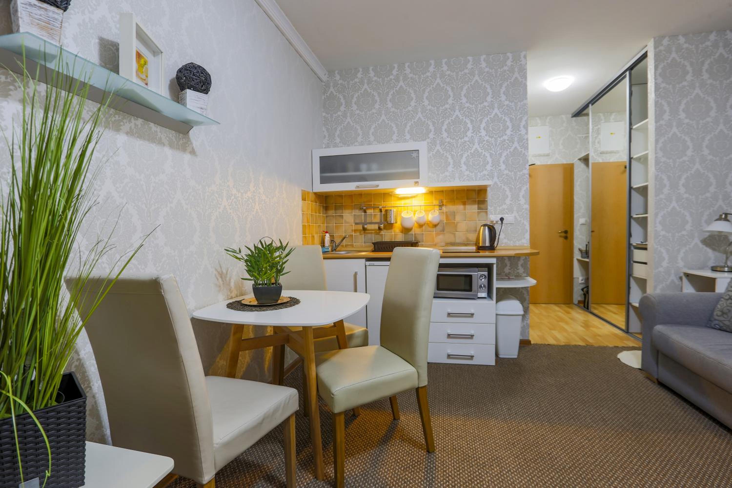Apartment photo 1