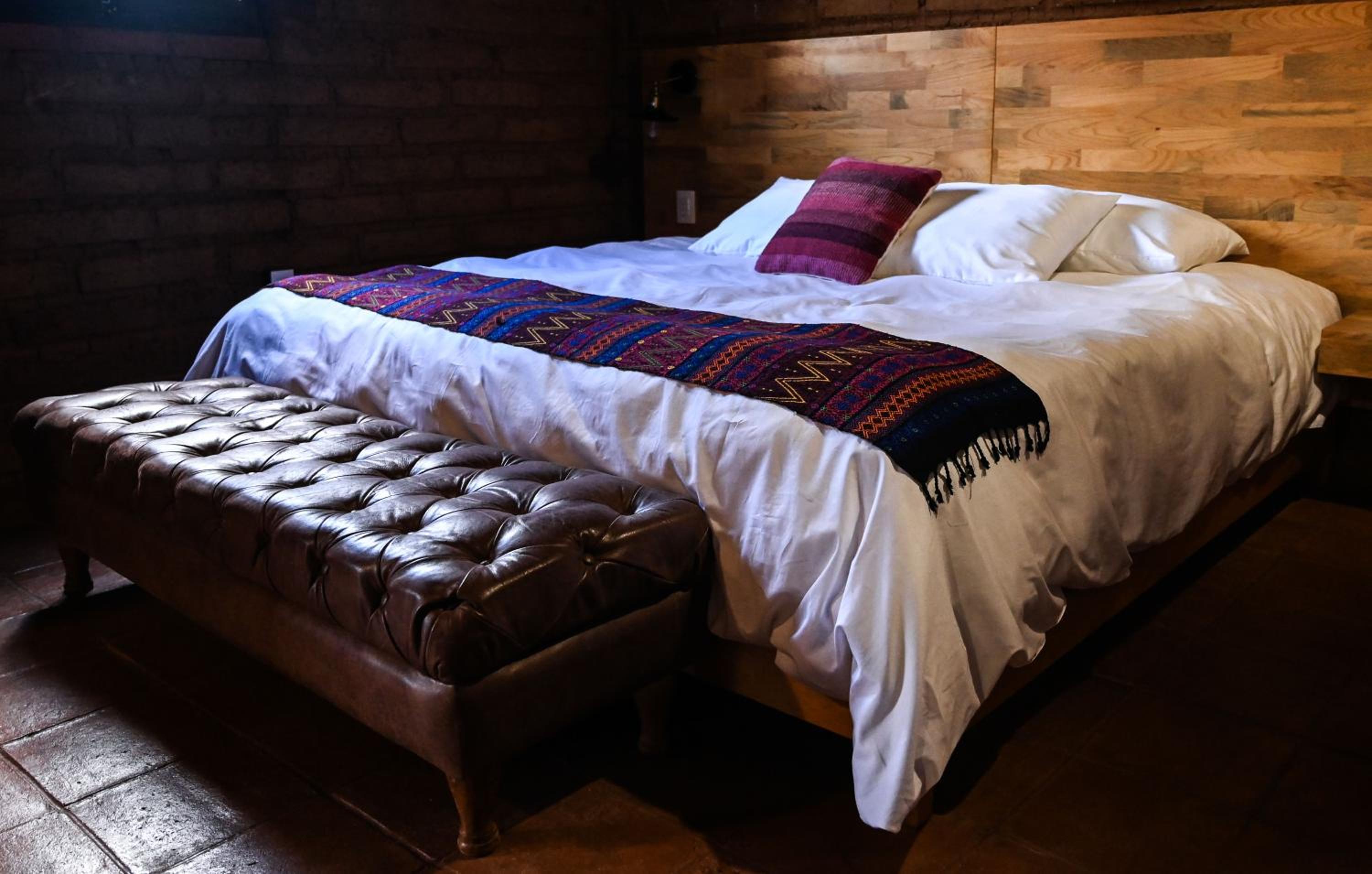 Deluxe Queen Room - Photo 7