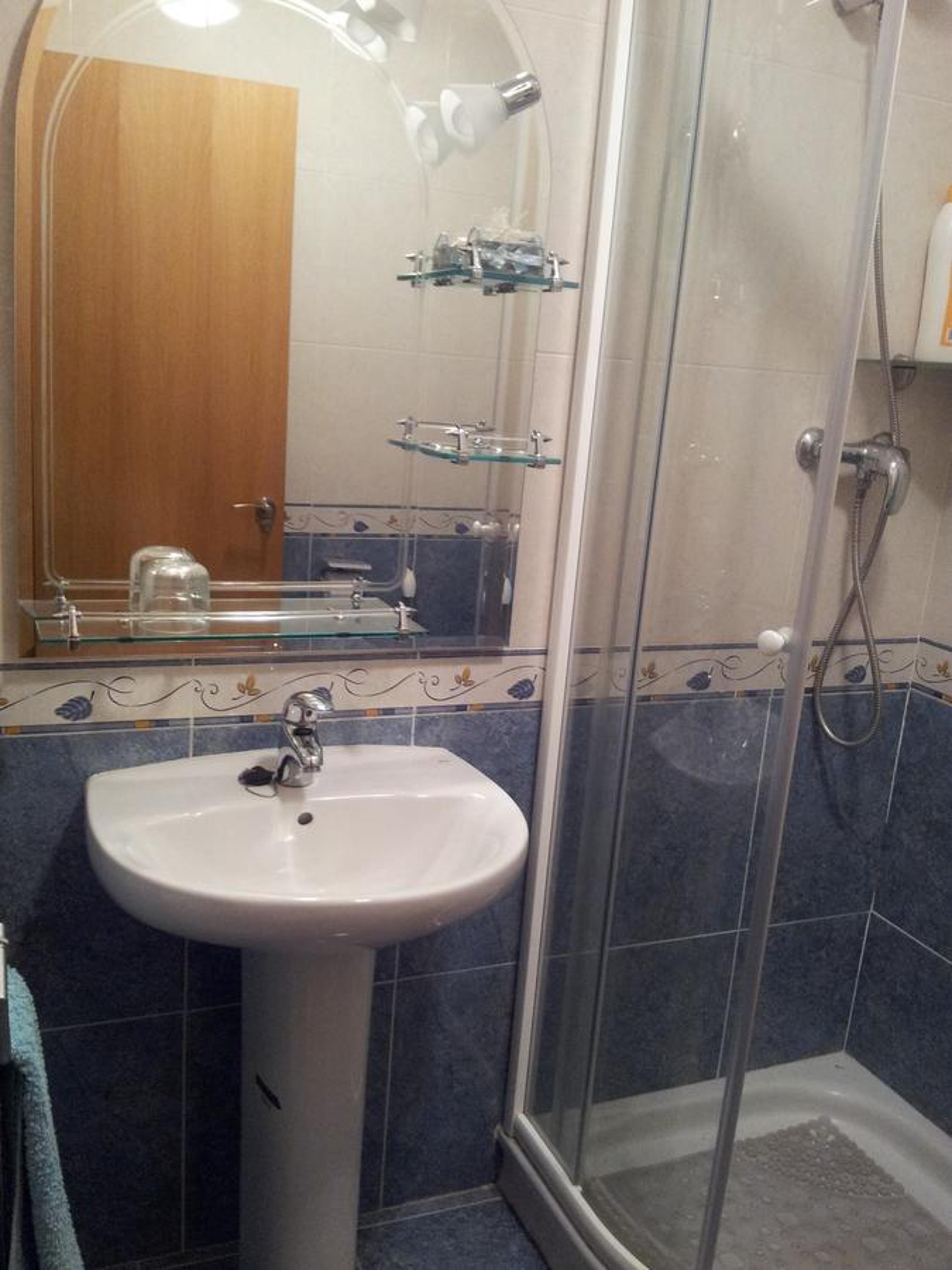 Double Or Twin Room With Private Bathroom photo 3