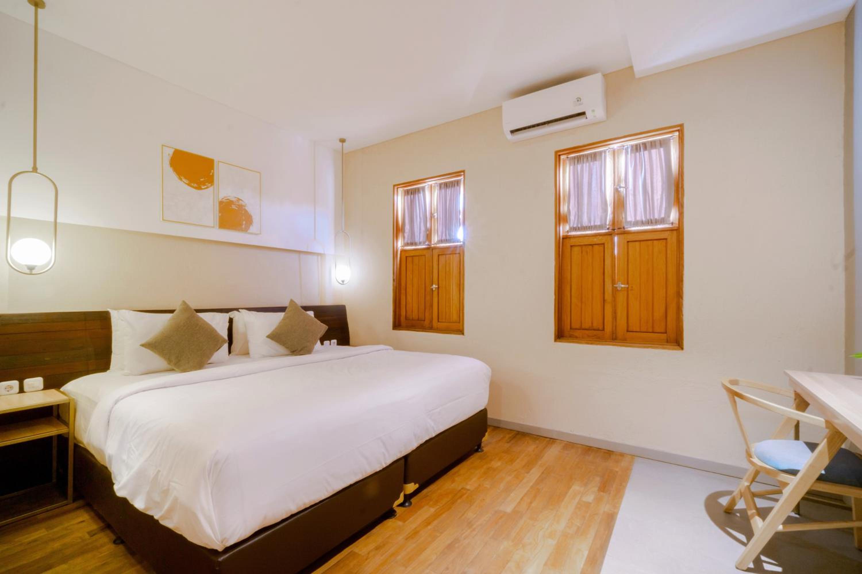 Standard Double Room - Photo 11