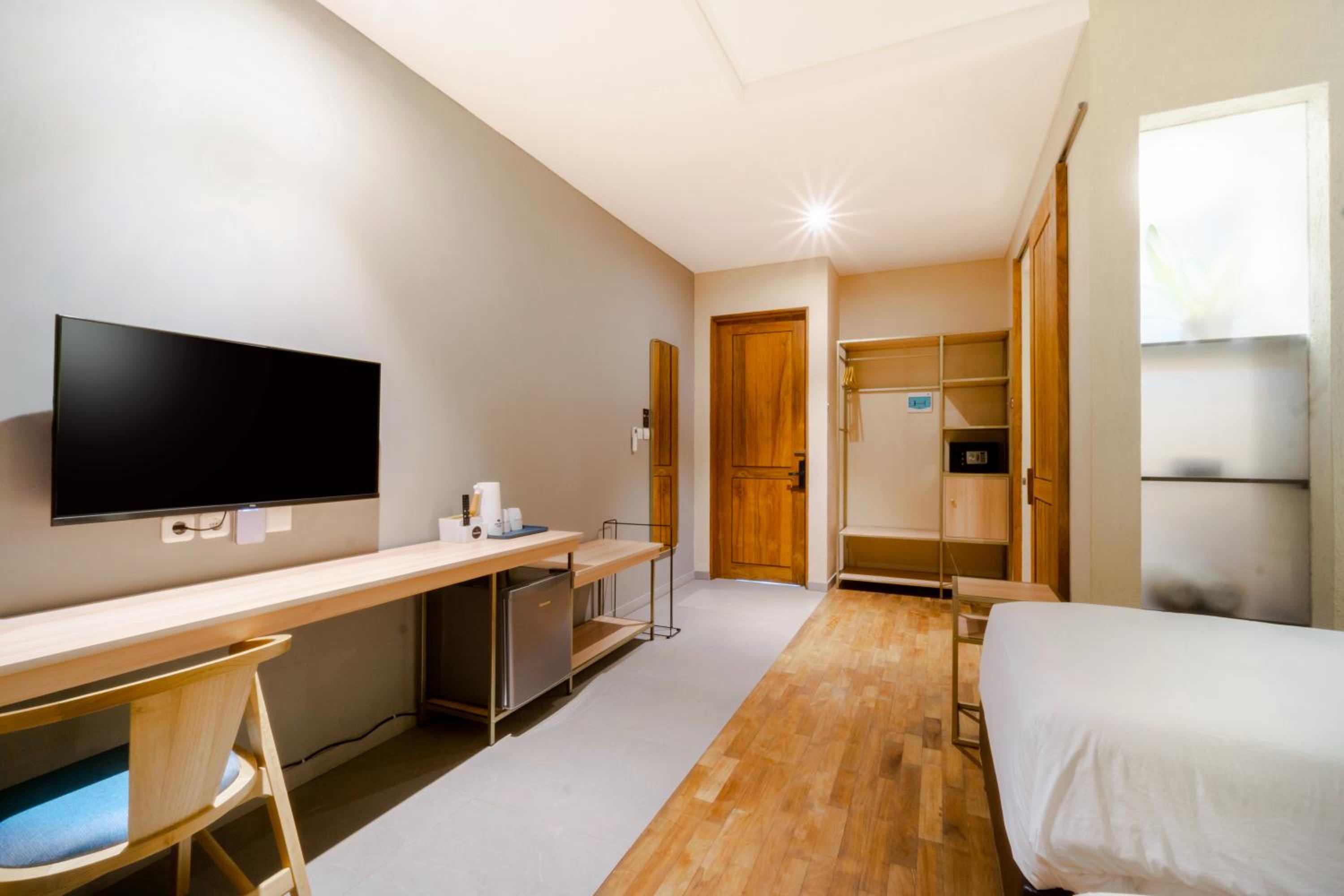 Standard Twin Room - Photo 4