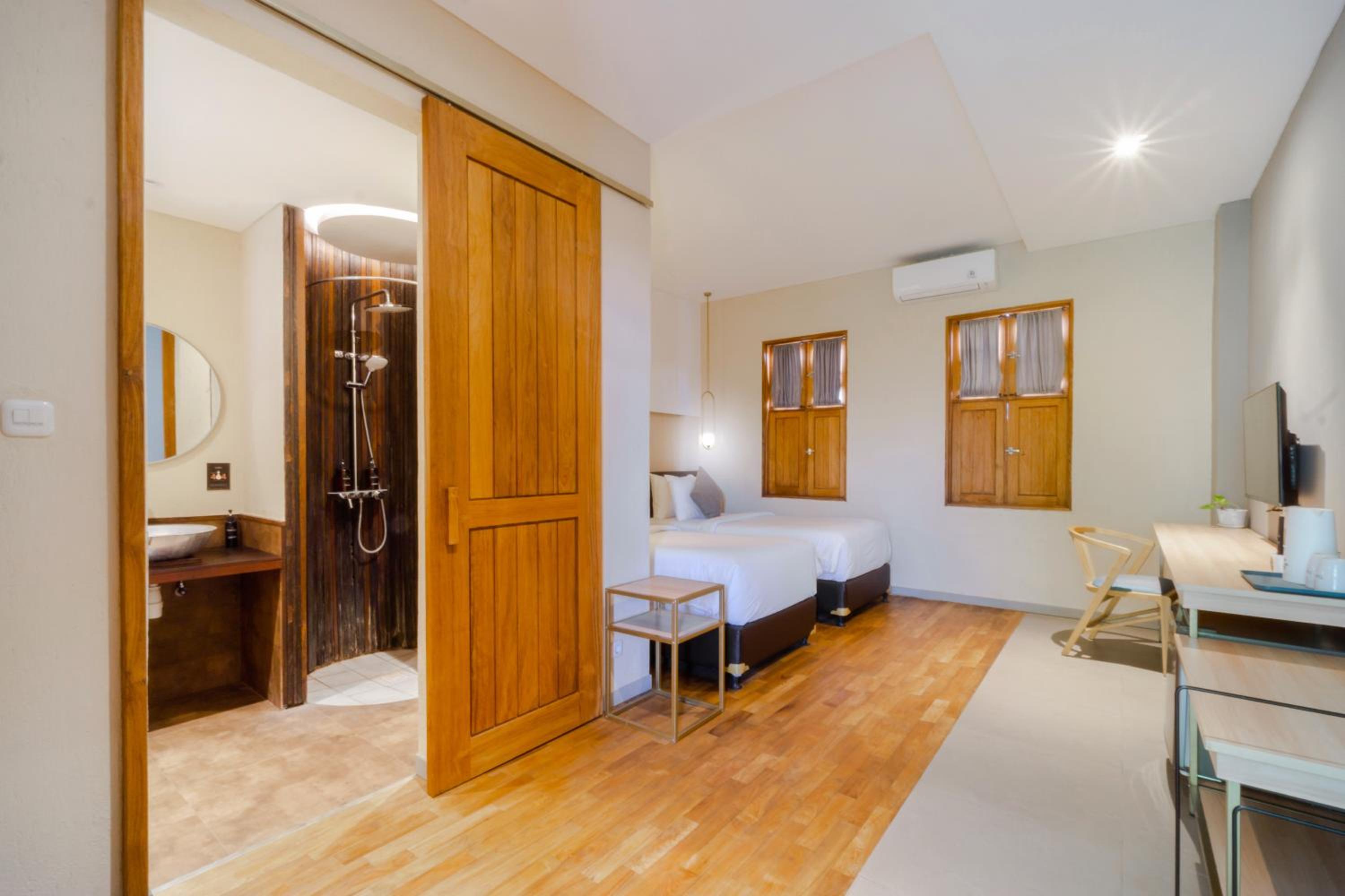 Standard Twin Room - Photo 2