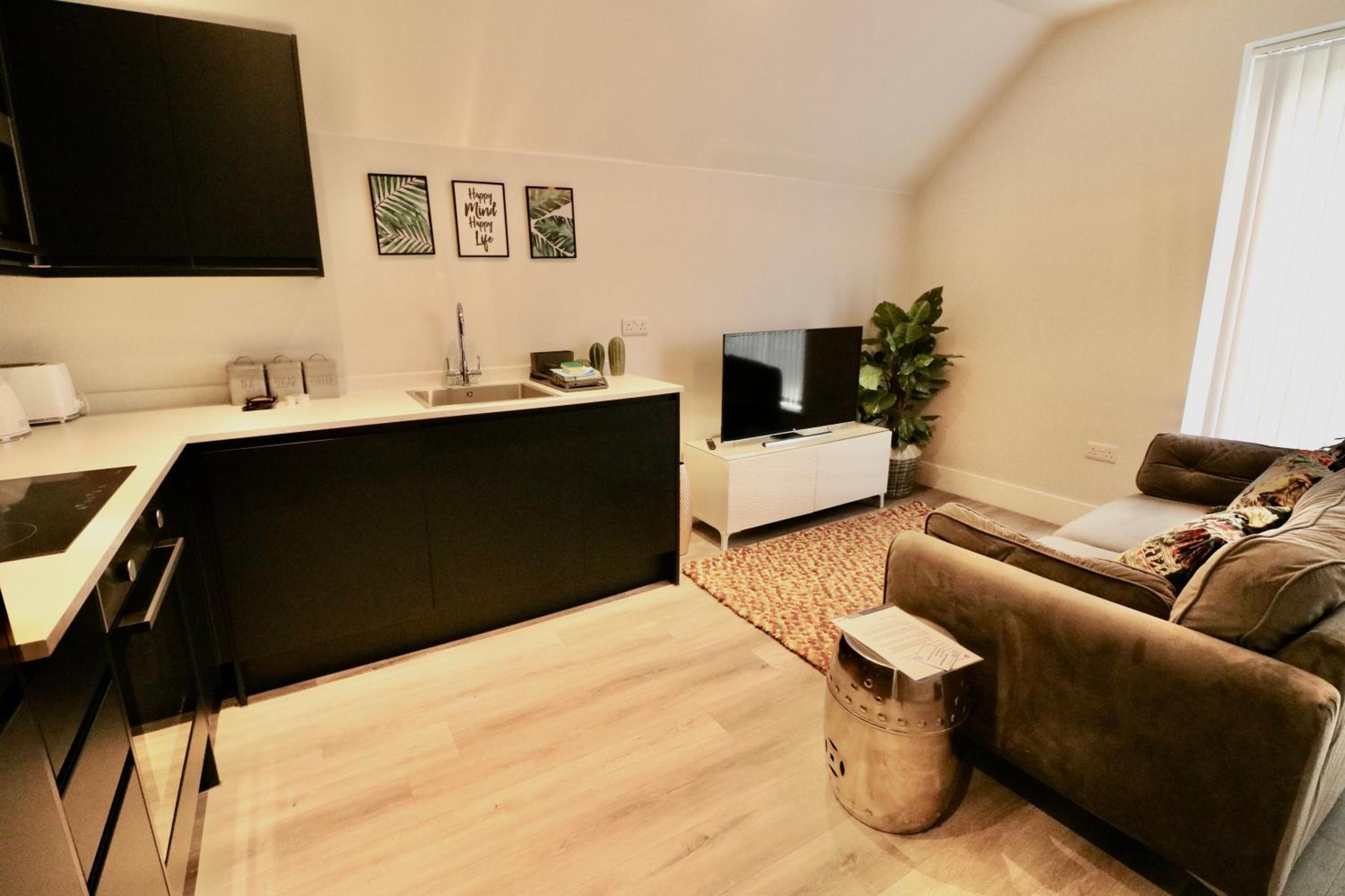 One-Bedroom Apartment - Photo 16
