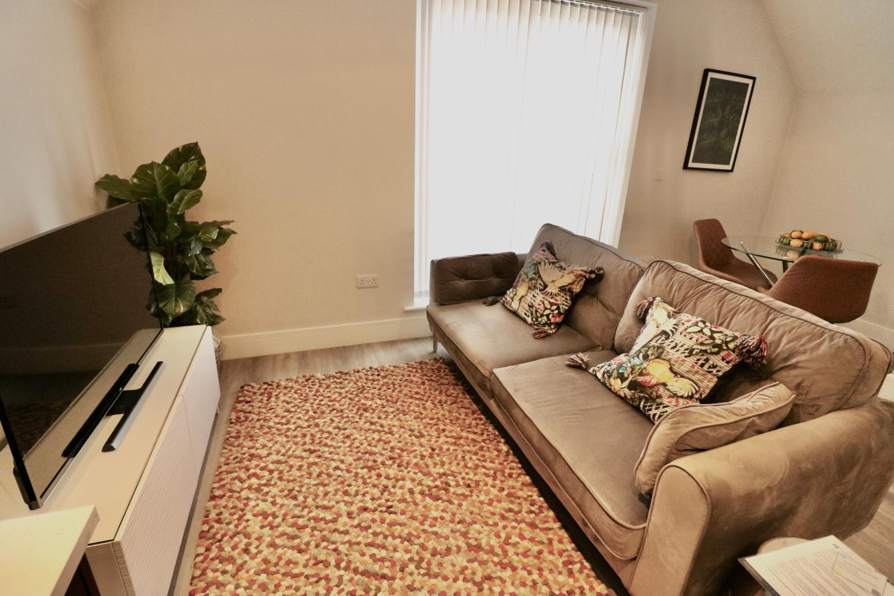 One-Bedroom Apartment - Photo 25