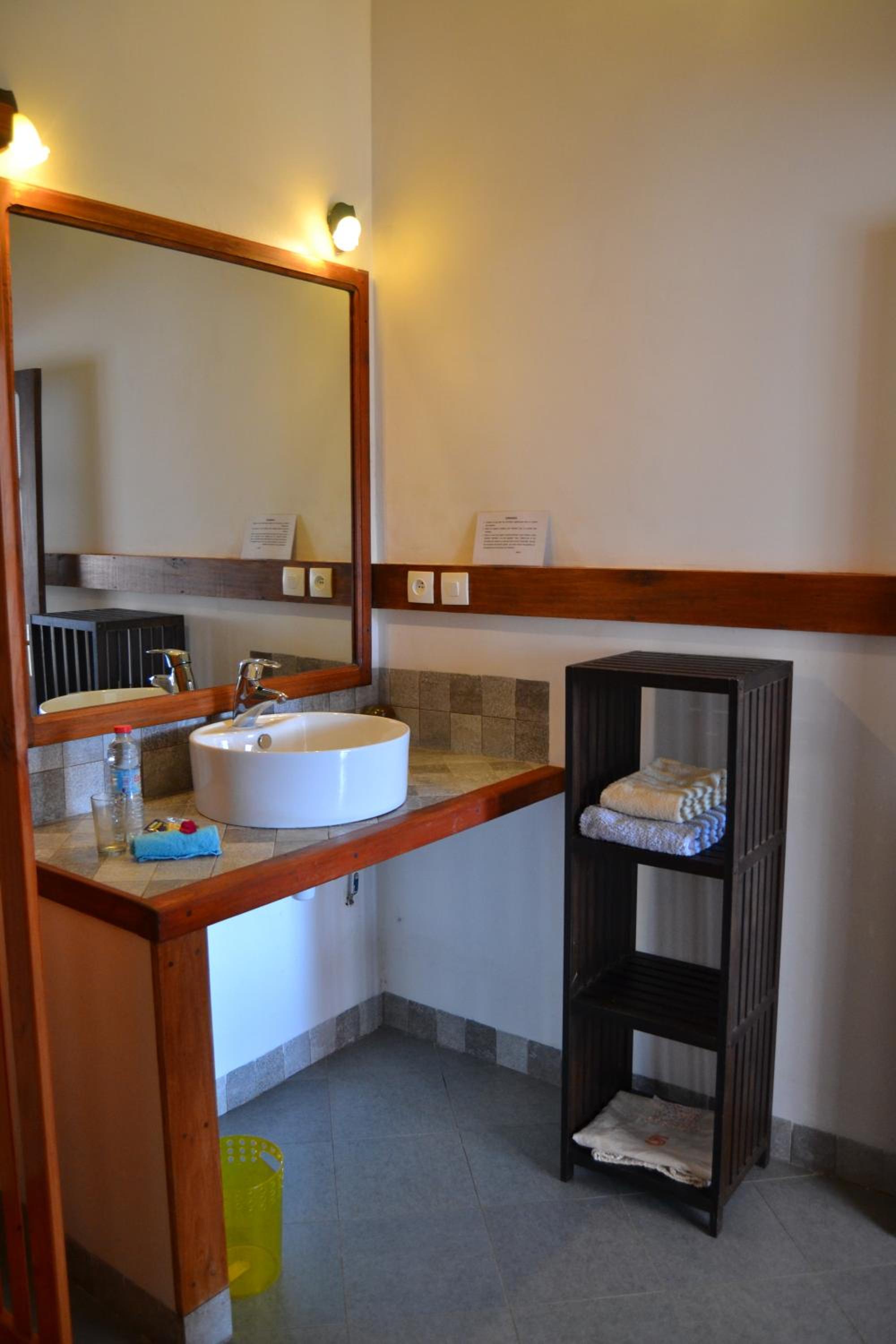 Comfort Triple Room with Shower photo 3