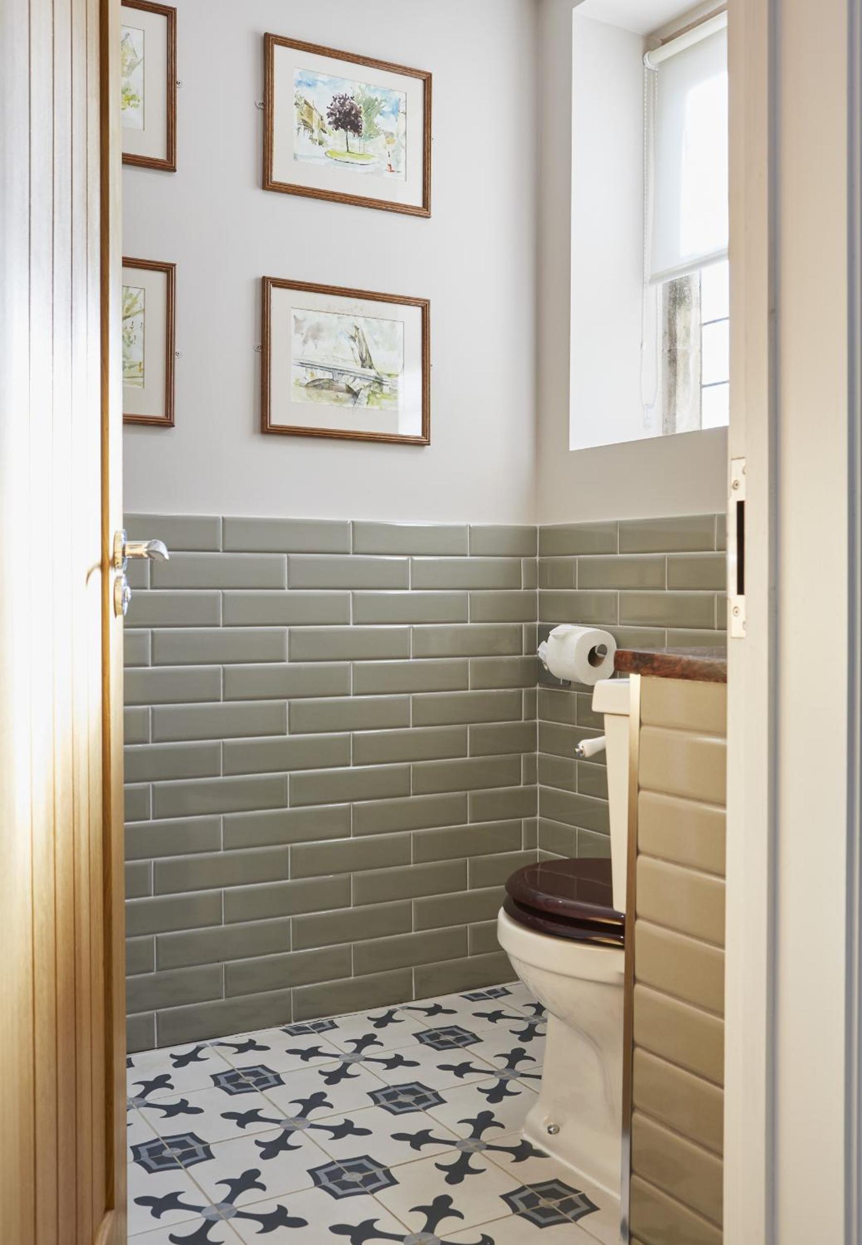 Superior Suite - Photo 12