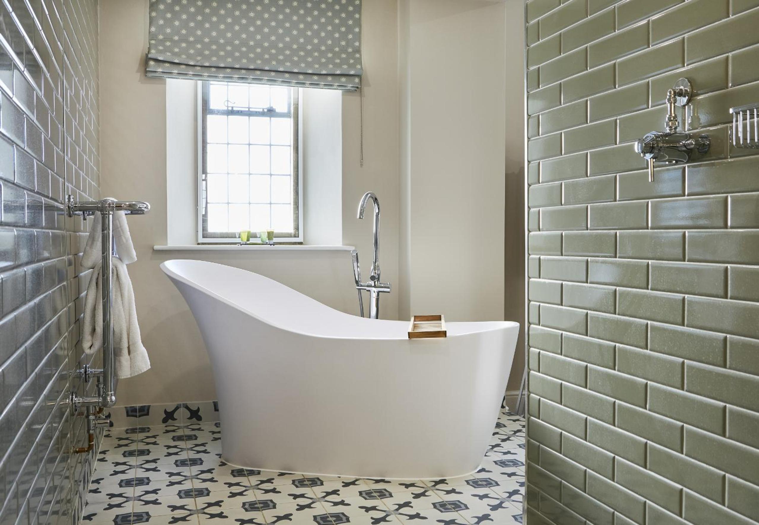 Superior Suite - Photo 8