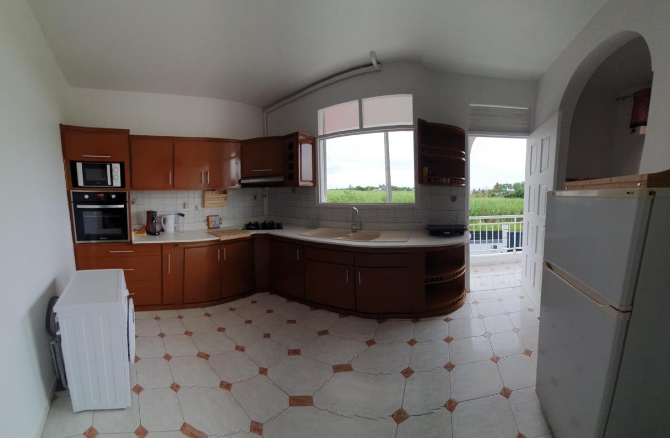 Four-Bedroom House photo 3