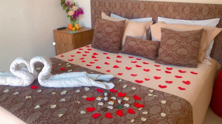 Queen Suite with Pool View