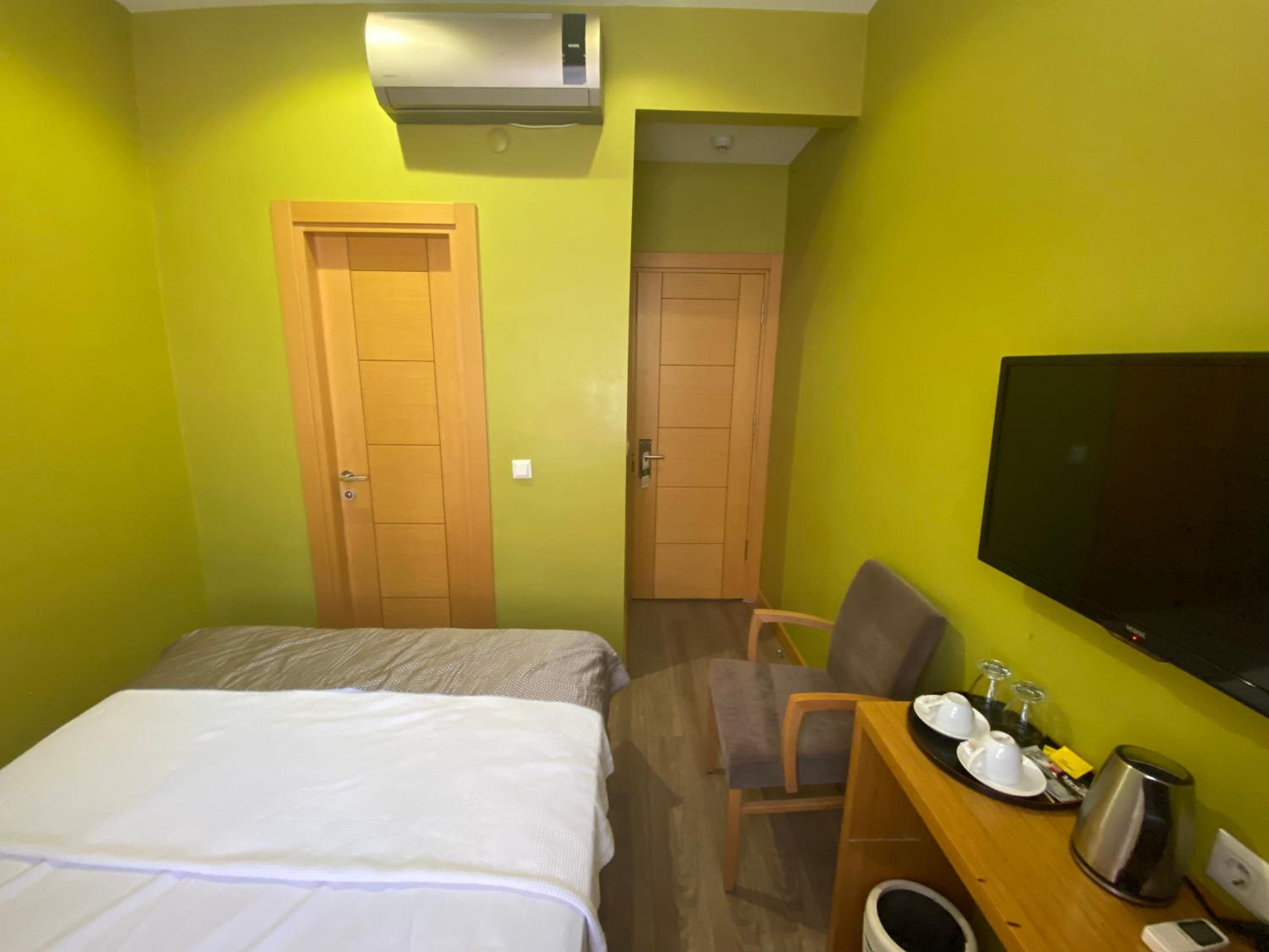Standard Double Room photo 2