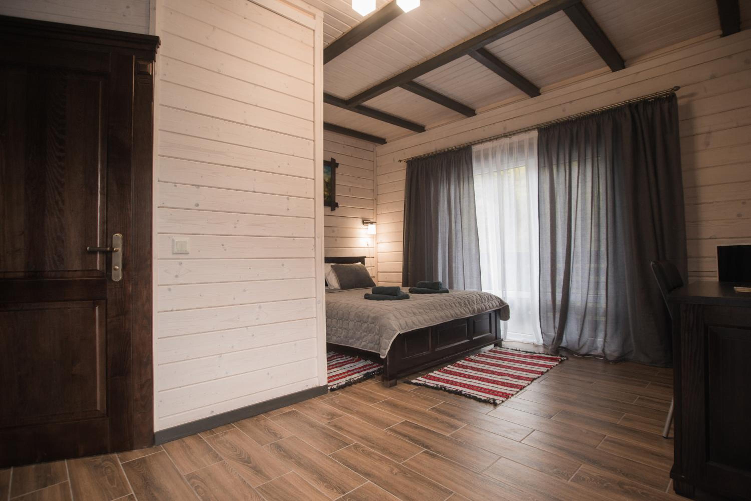 Standard King Room photo 1