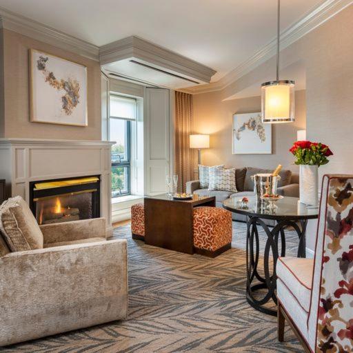 Executive King Suite - Photo 4