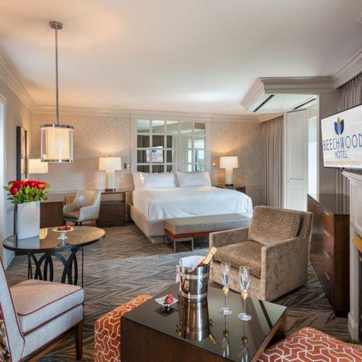 Executive King Suite - Photo 1