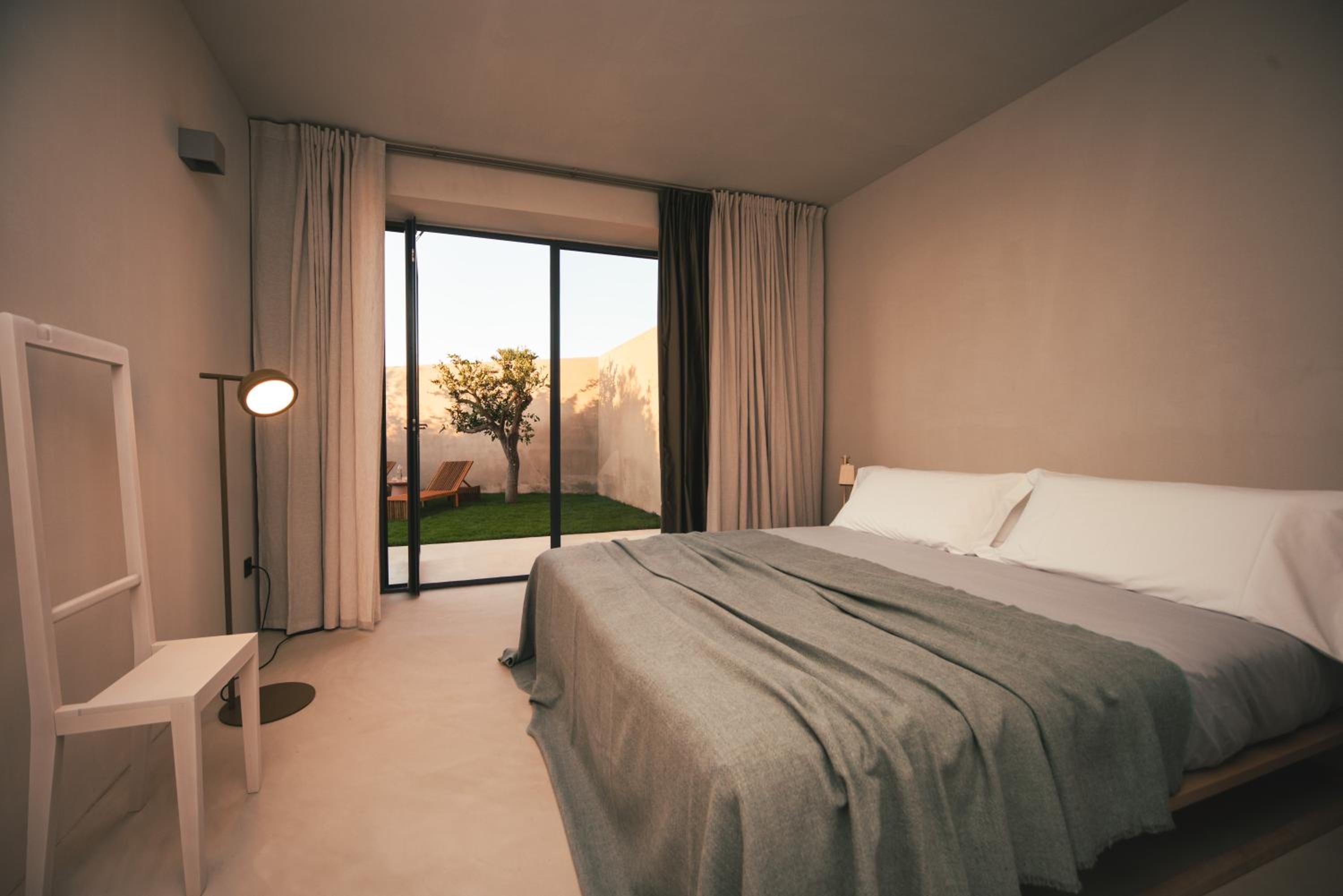 Suite with Garden View