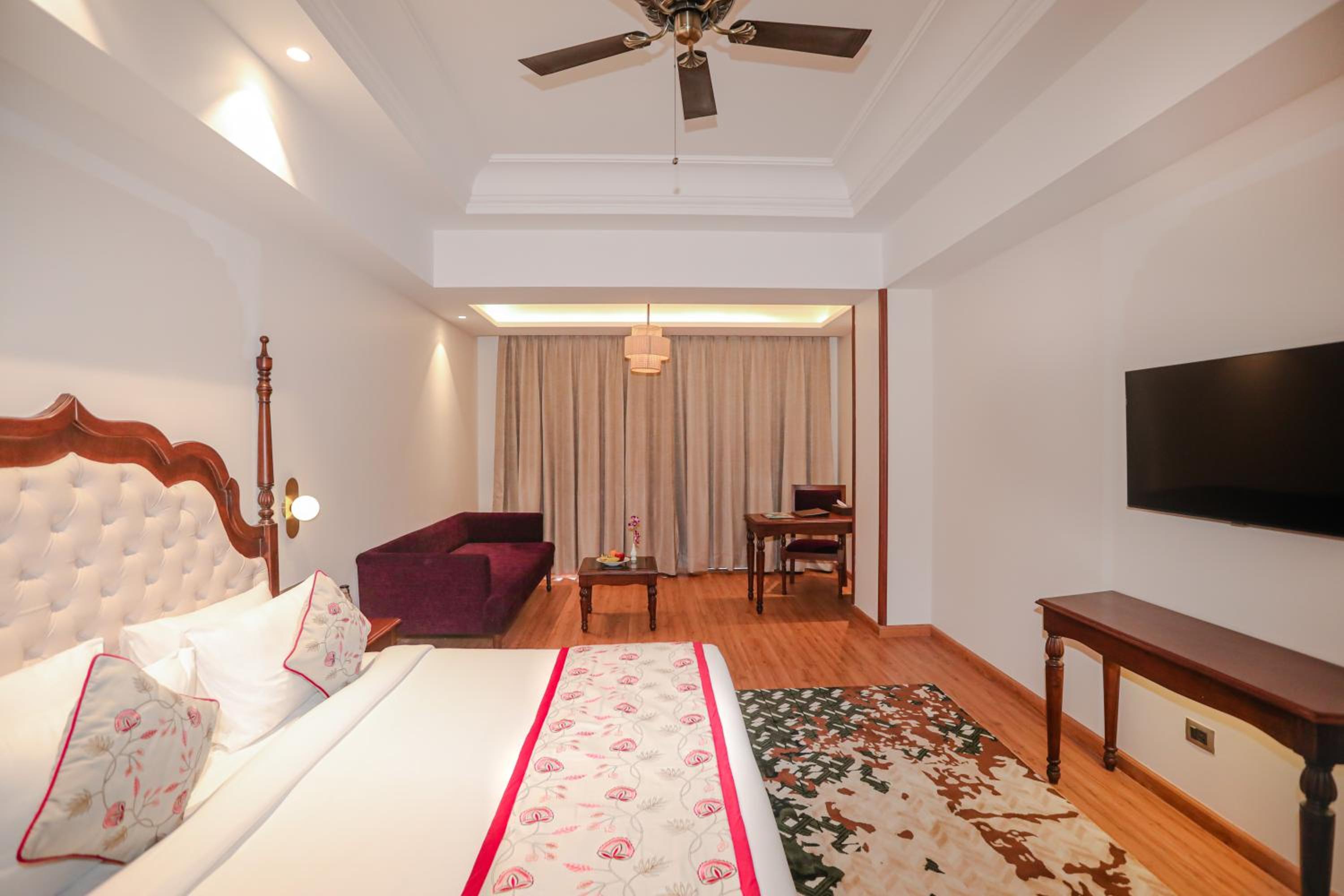 Mughal Club Room with Balcony - Photo 22