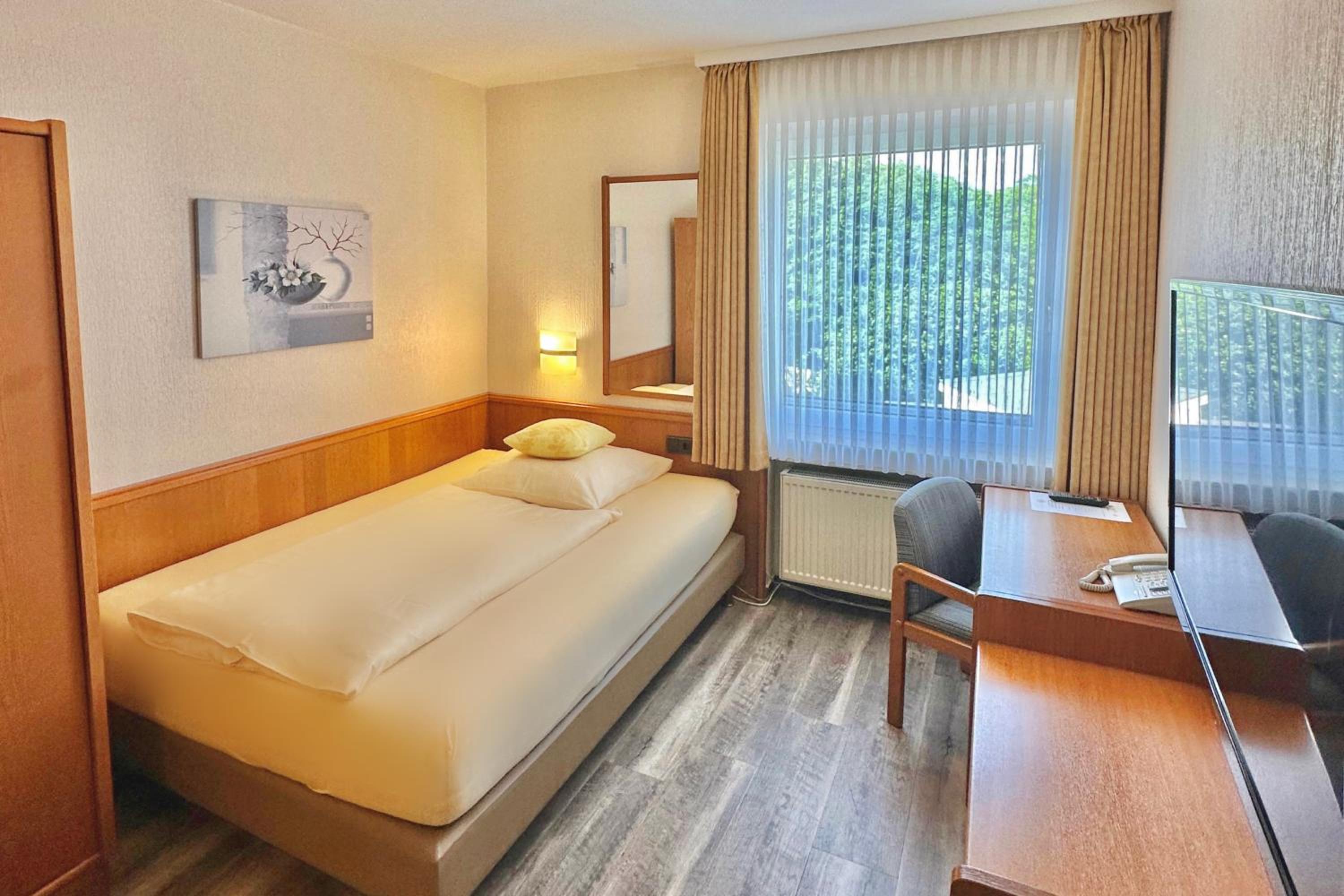 Single Room photo 3