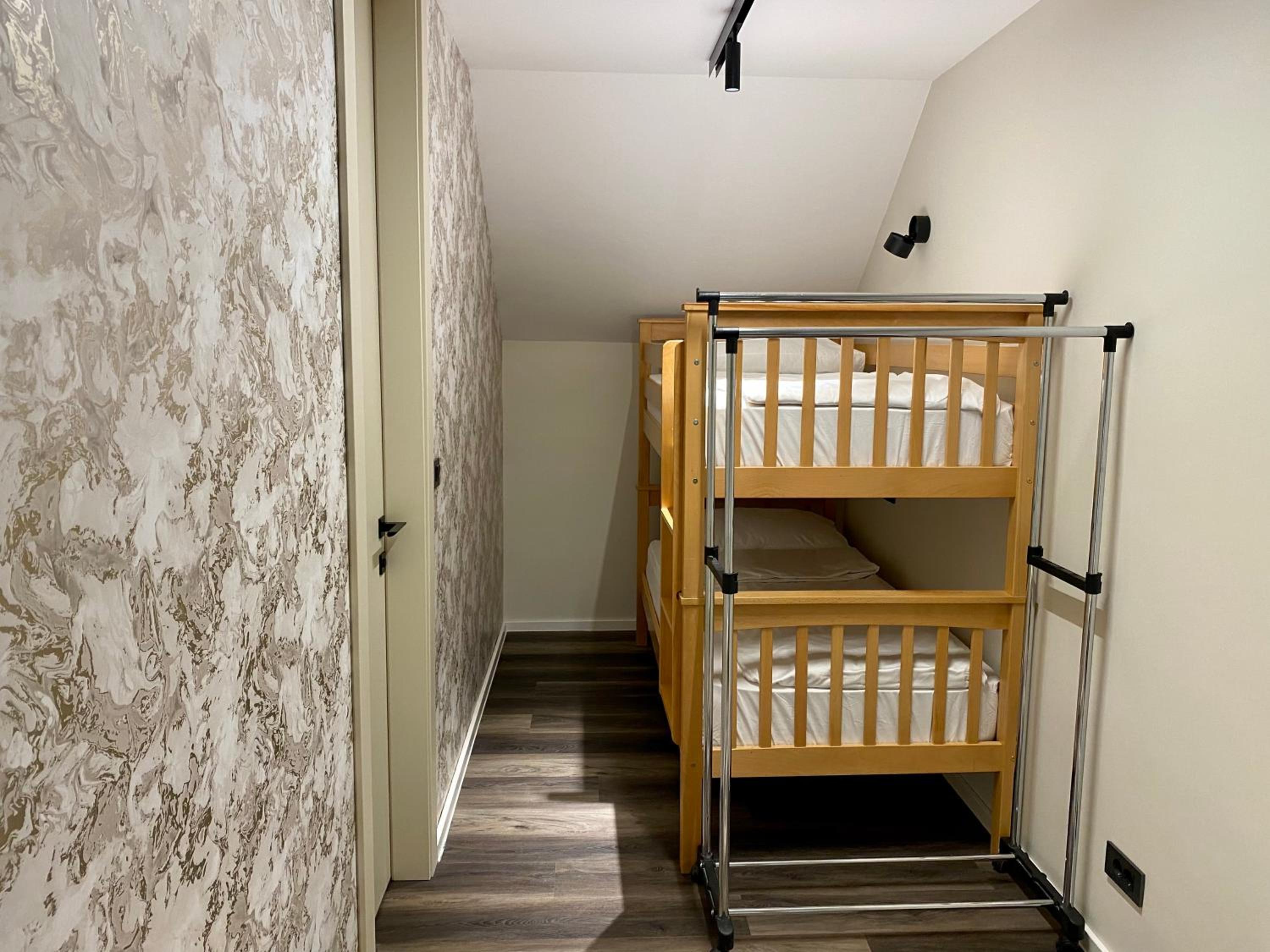 Family Room with Private Bathroom photo 3
