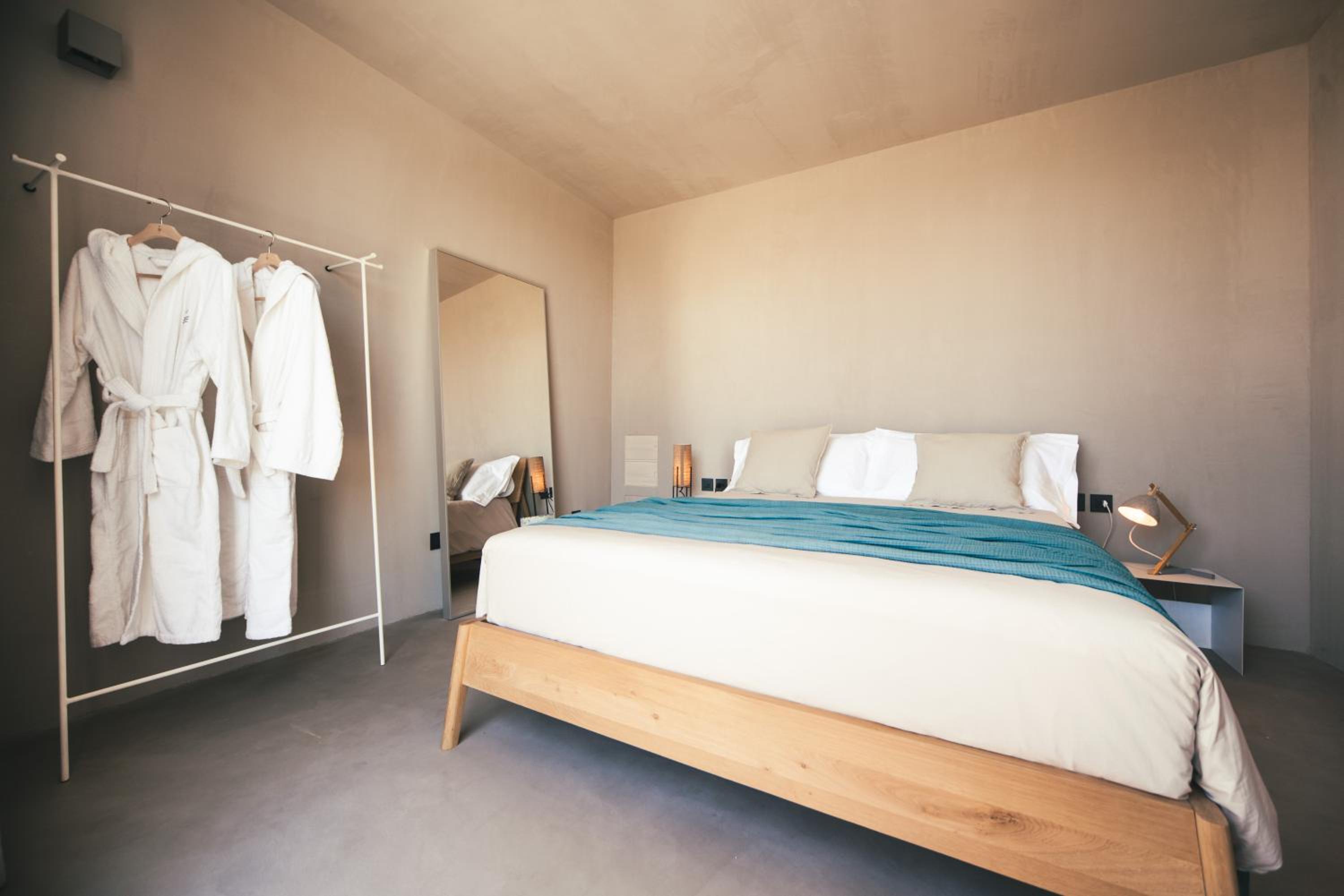 Deluxe Double Room with Pool View