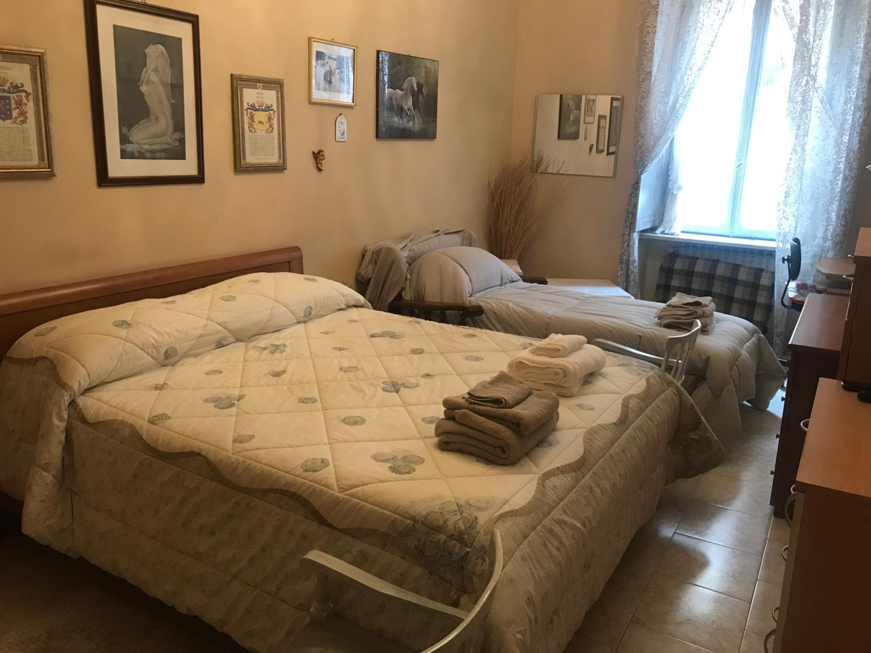 Double Room With Shared Bathroom