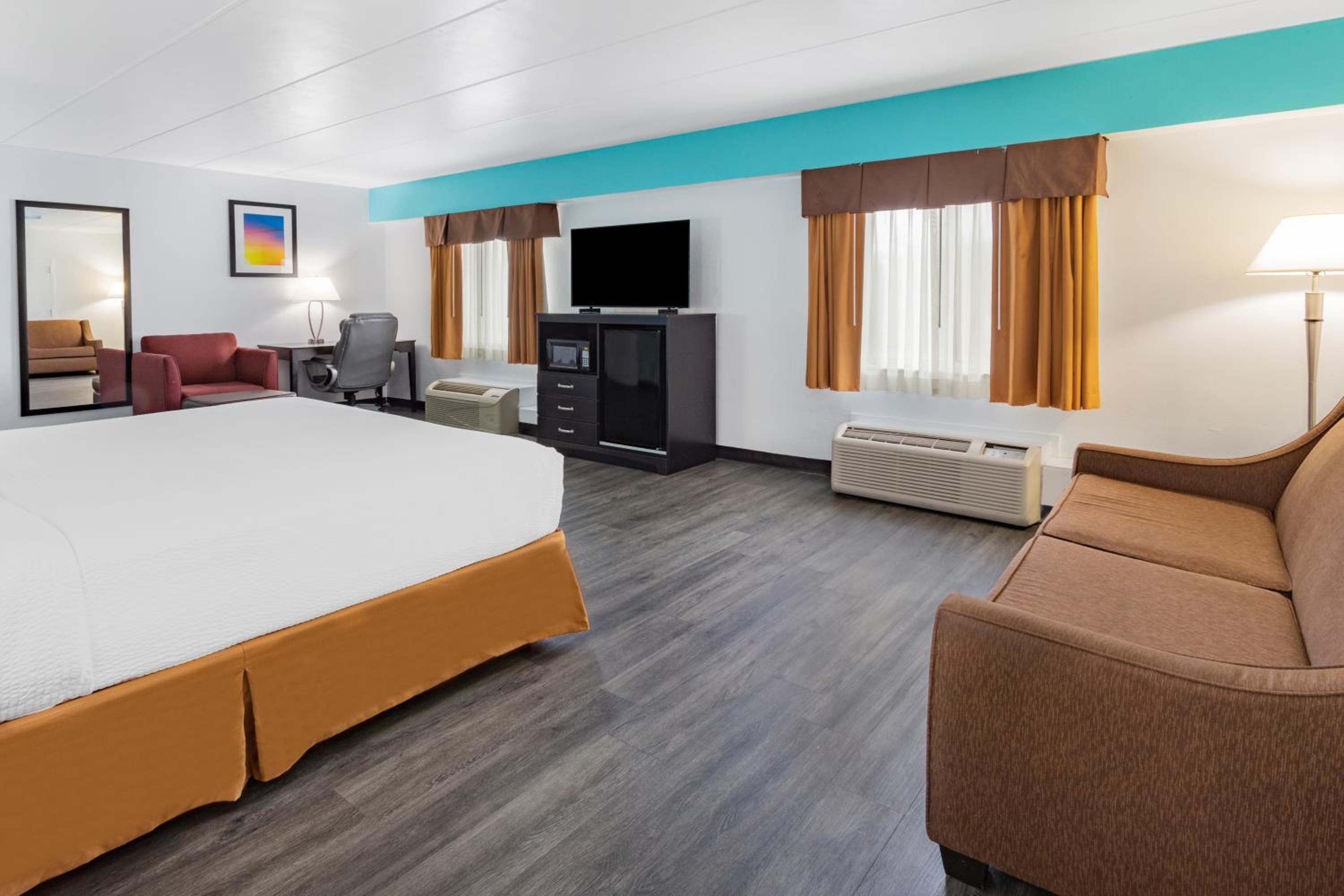 King Studio Suite - Non-Smoking - Photo 2