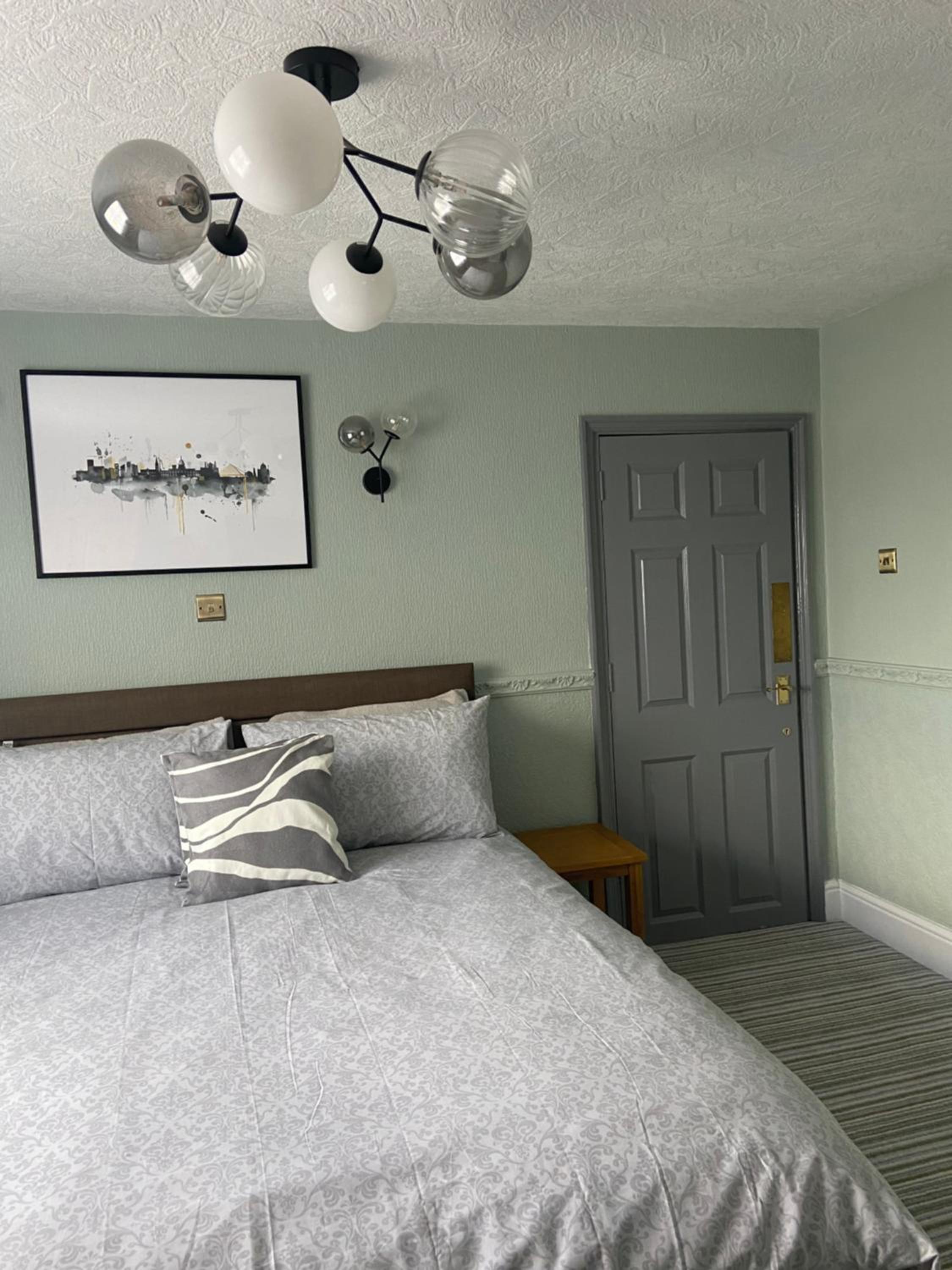 Three-Bedroom House photo 2