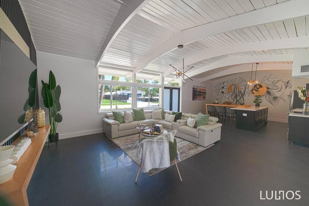 Four-Bedroom House photo 2