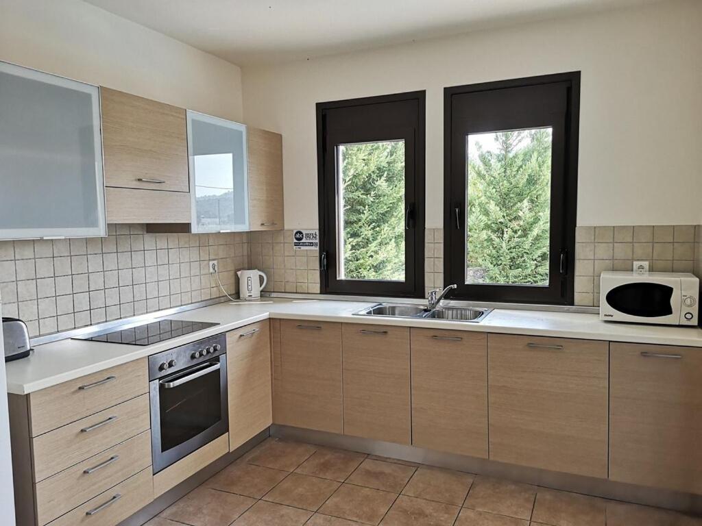 Three-Bedroom House photo 2