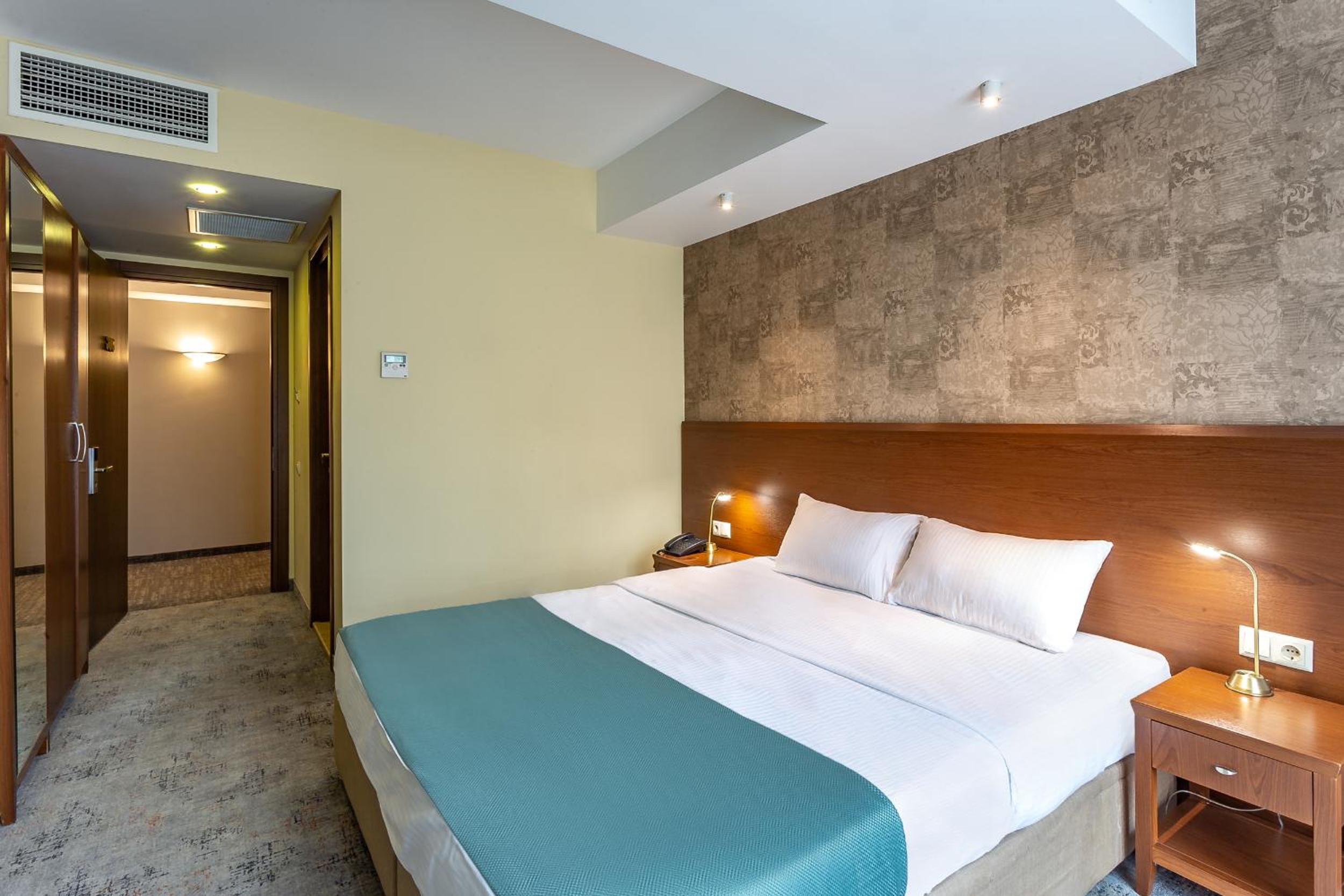 Standard Double Room photo 3
