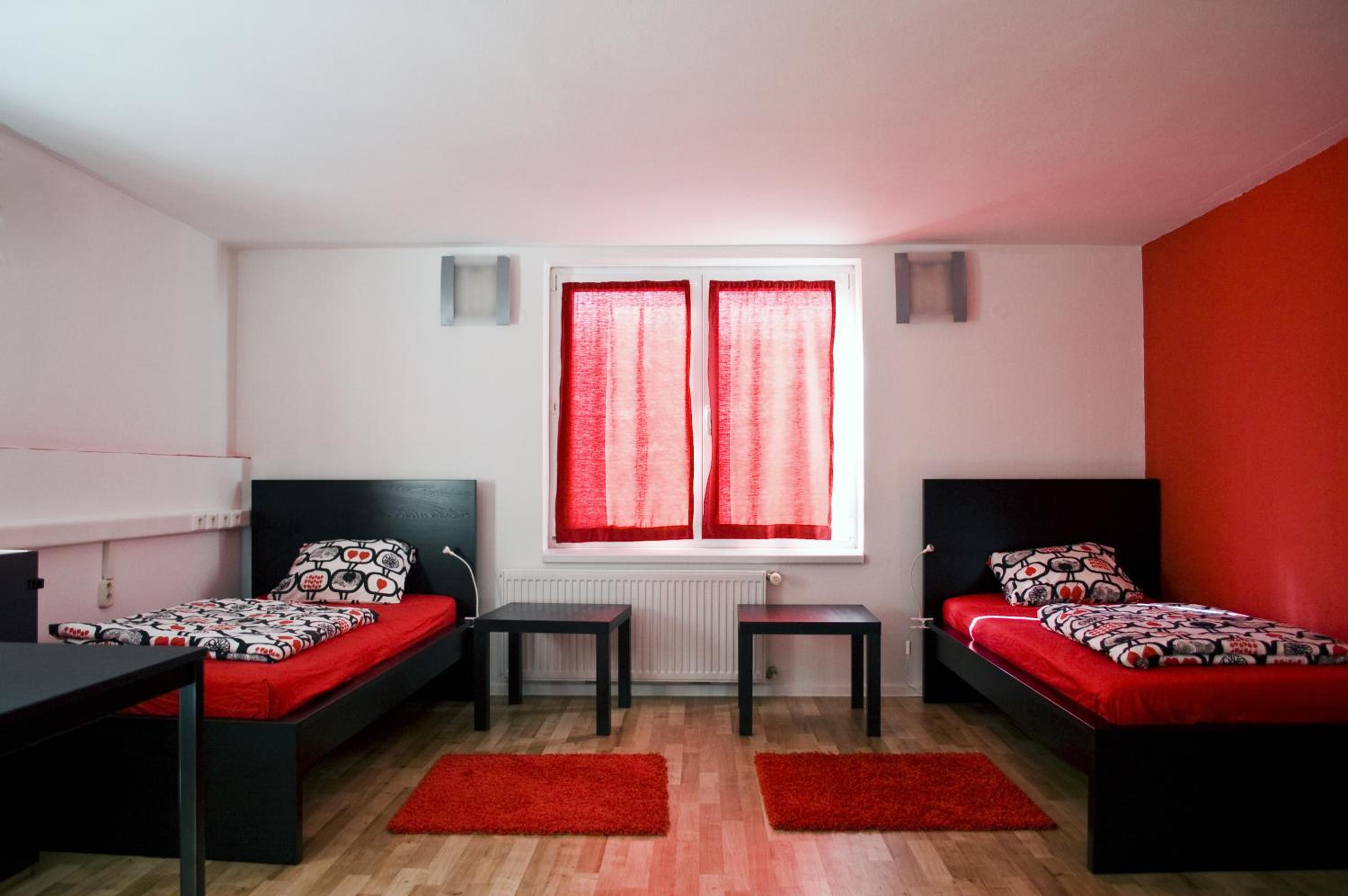 Quadruple Room with Shared Bathroom photo 2