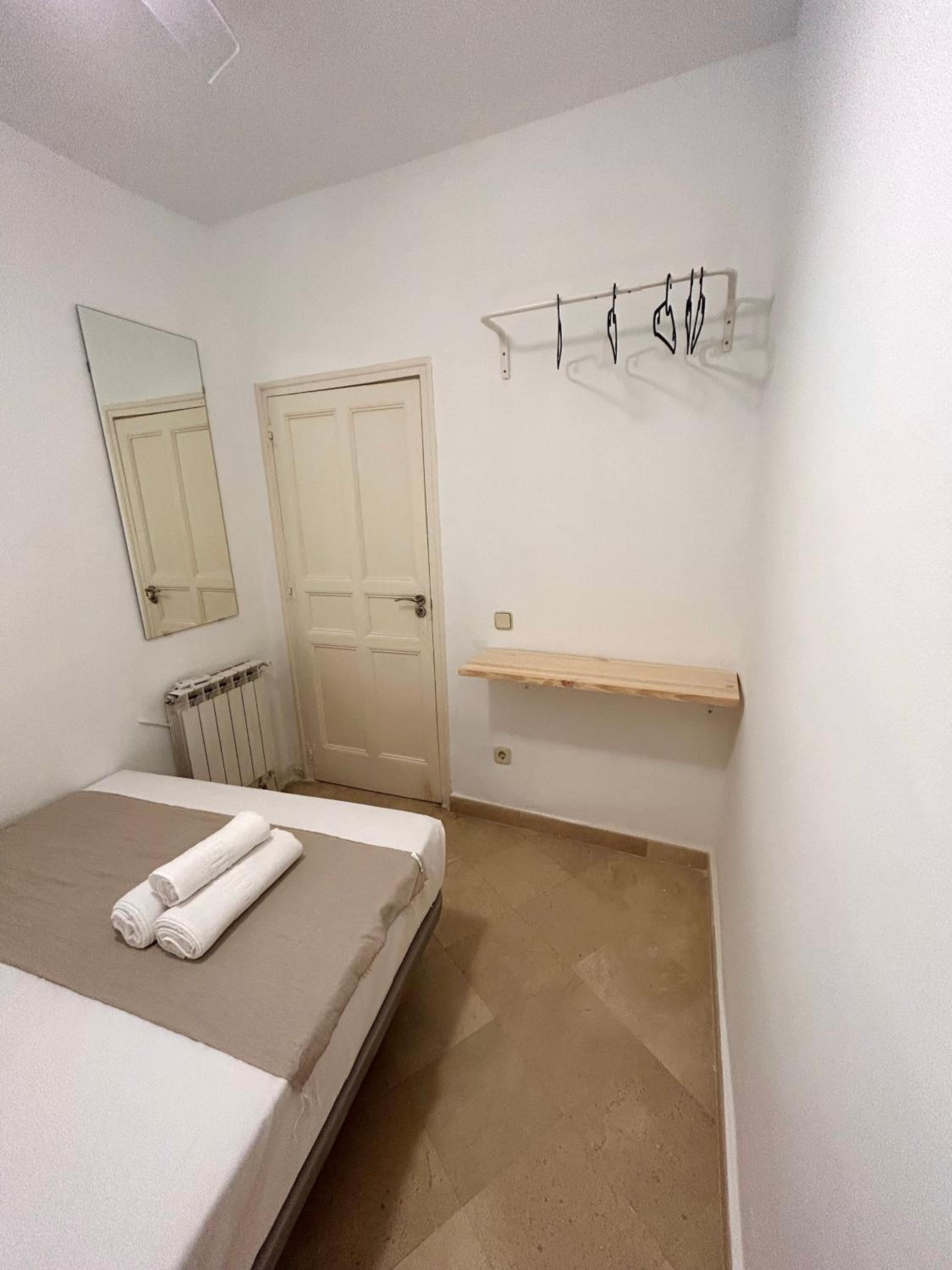 Habitación doble con baño compartido