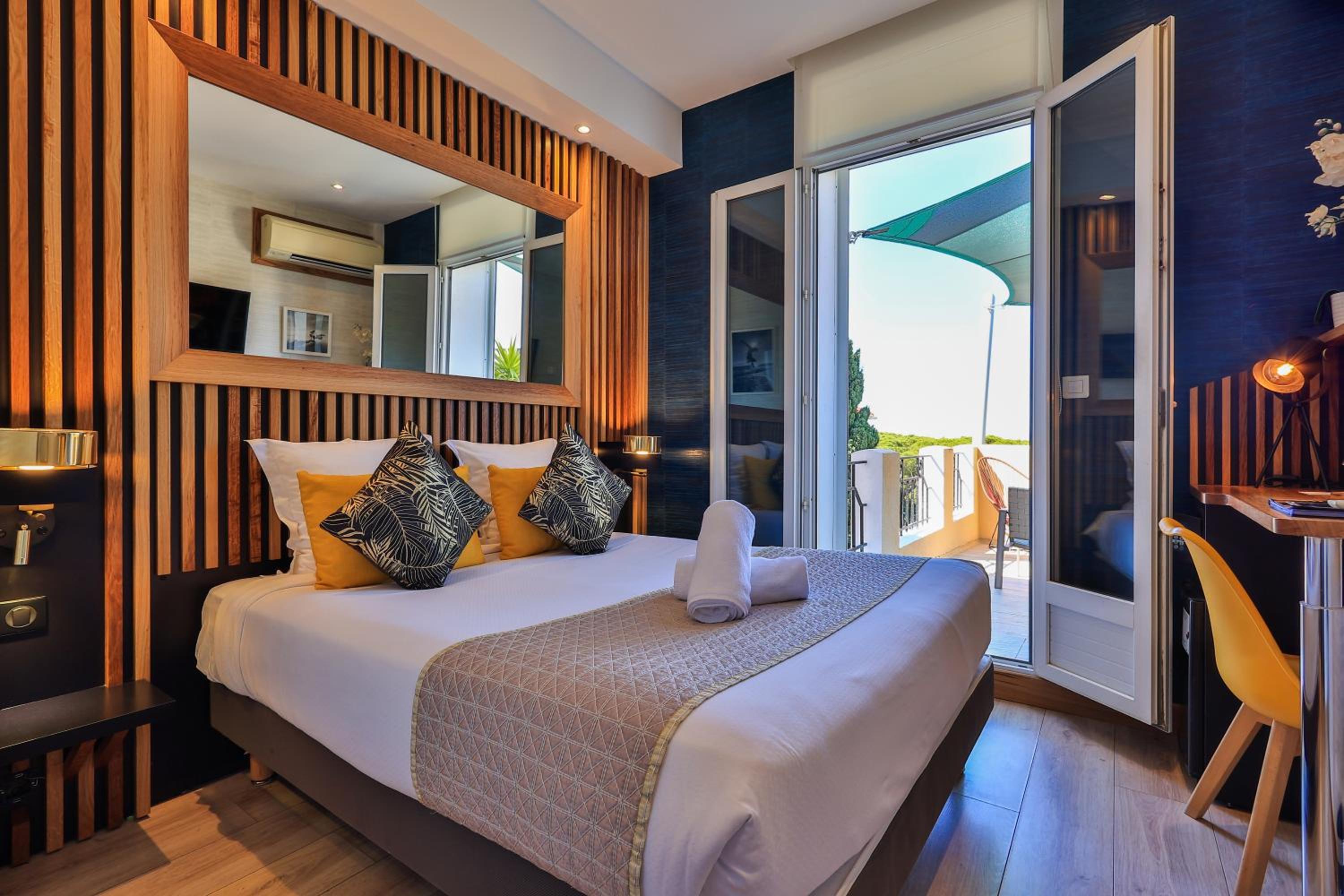 Superior Double Room - Photo 1