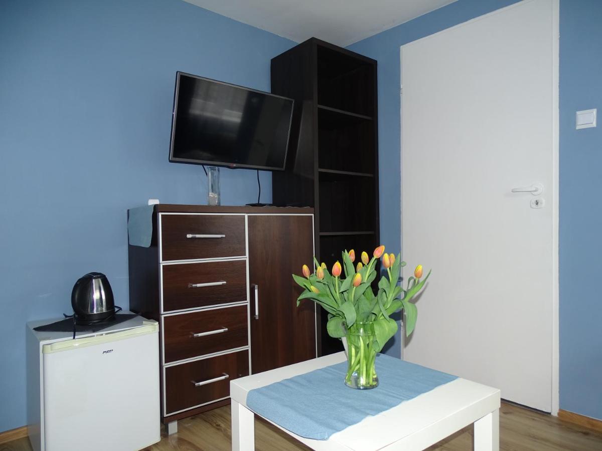 Triple Room with Bathroom - Photo 2