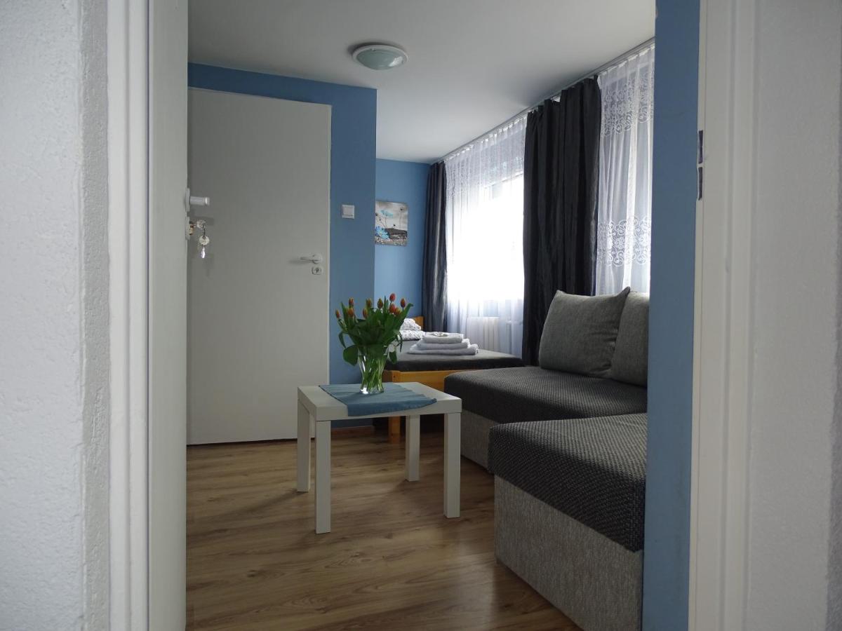 Triple Room with Bathroom - Photo 10