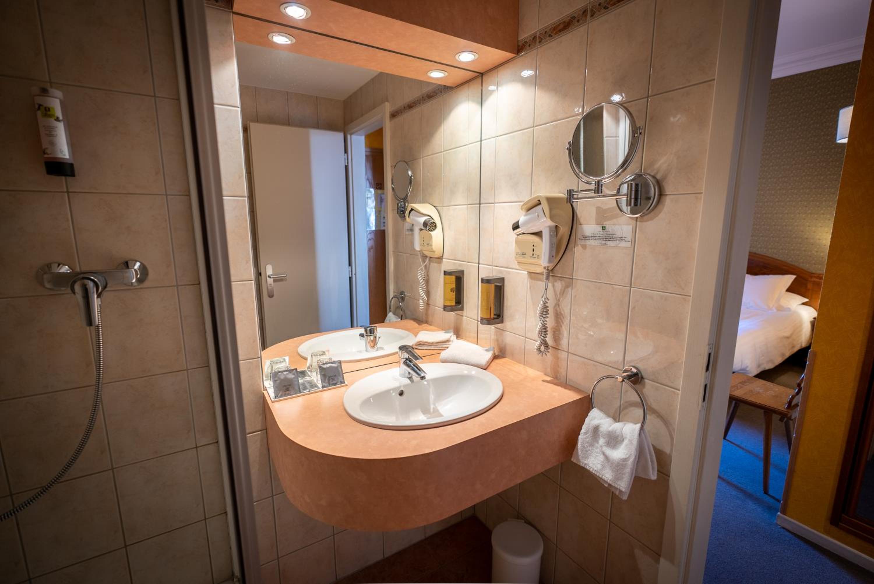 Superior Double Room with Sofa & View photo 2