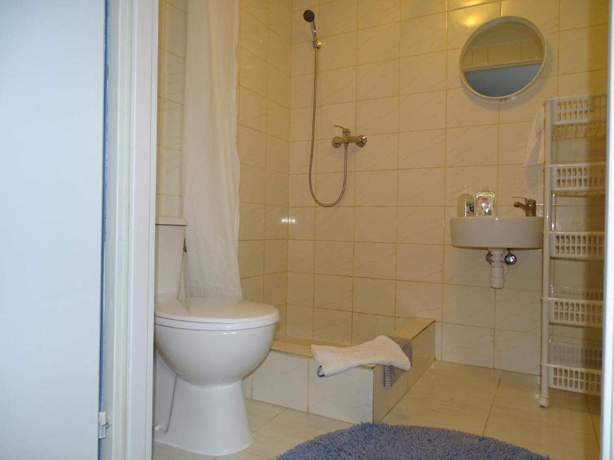 Triple Room with Bathroom - Photo 1