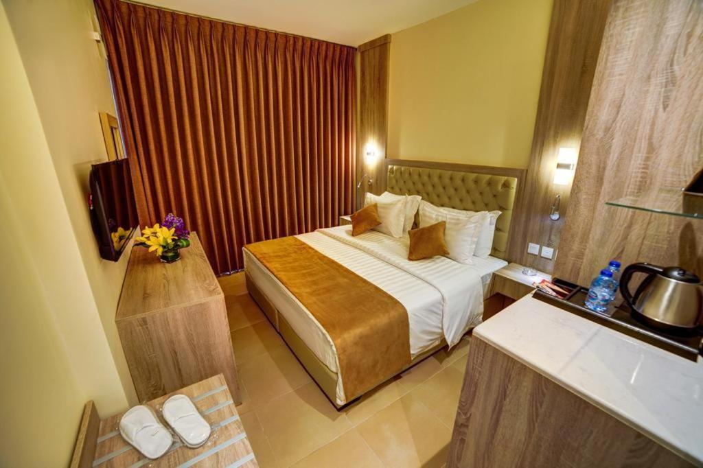 Deluxe Single Room