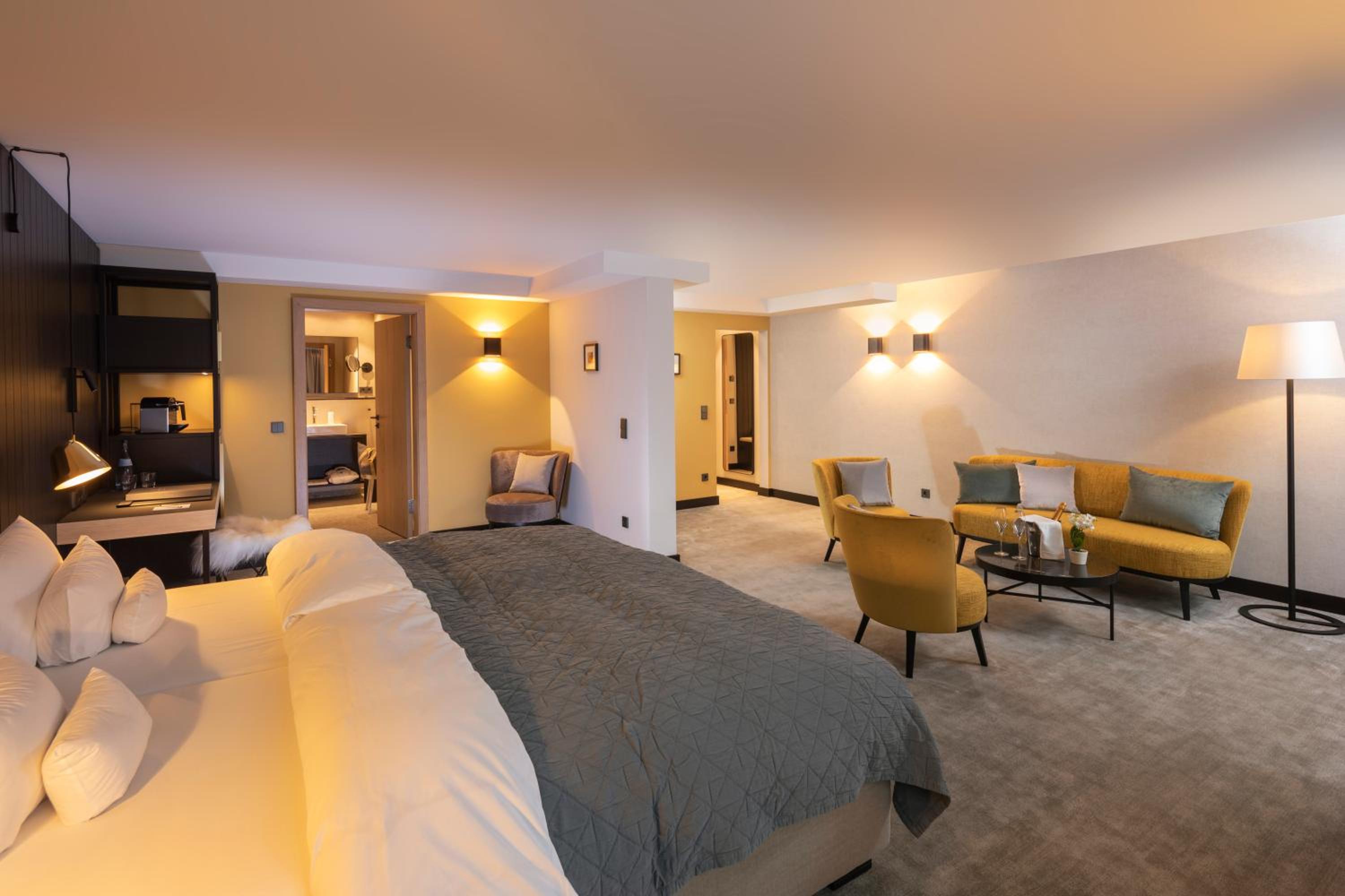 Modern Junior Suite - Photo 1