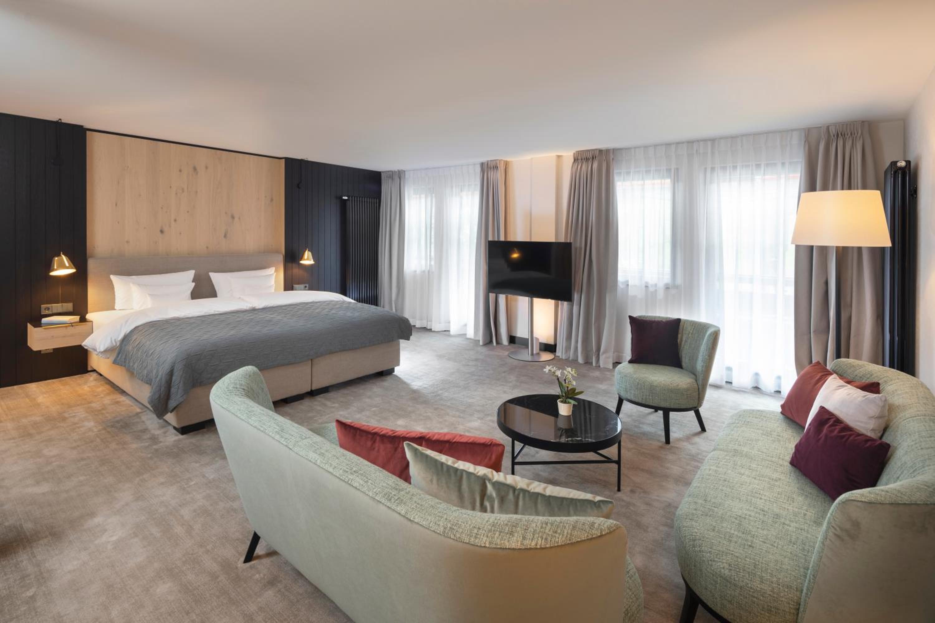 Modern Junior Suite - Photo 2