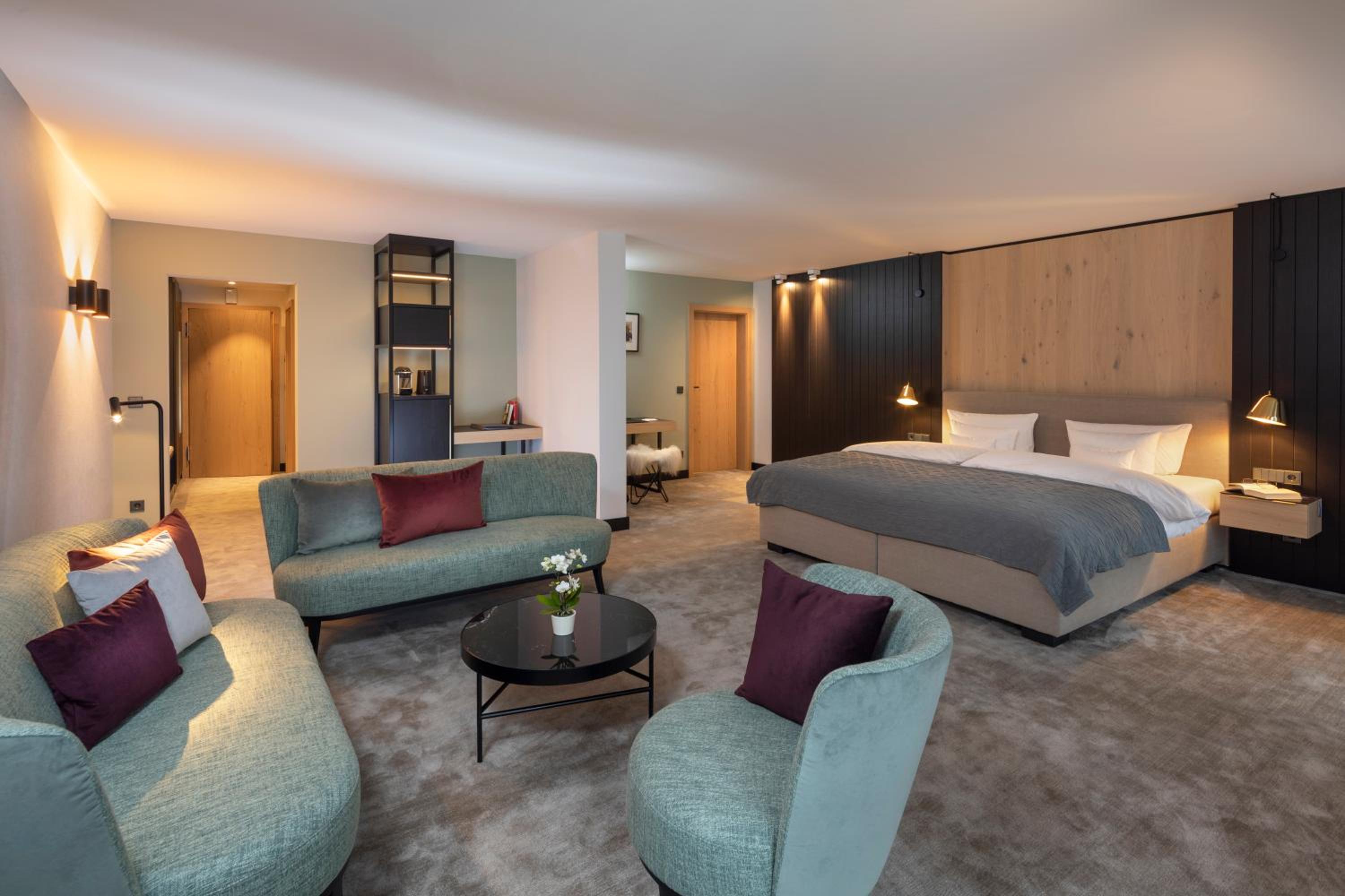 Modern Junior Suite - Photo 9