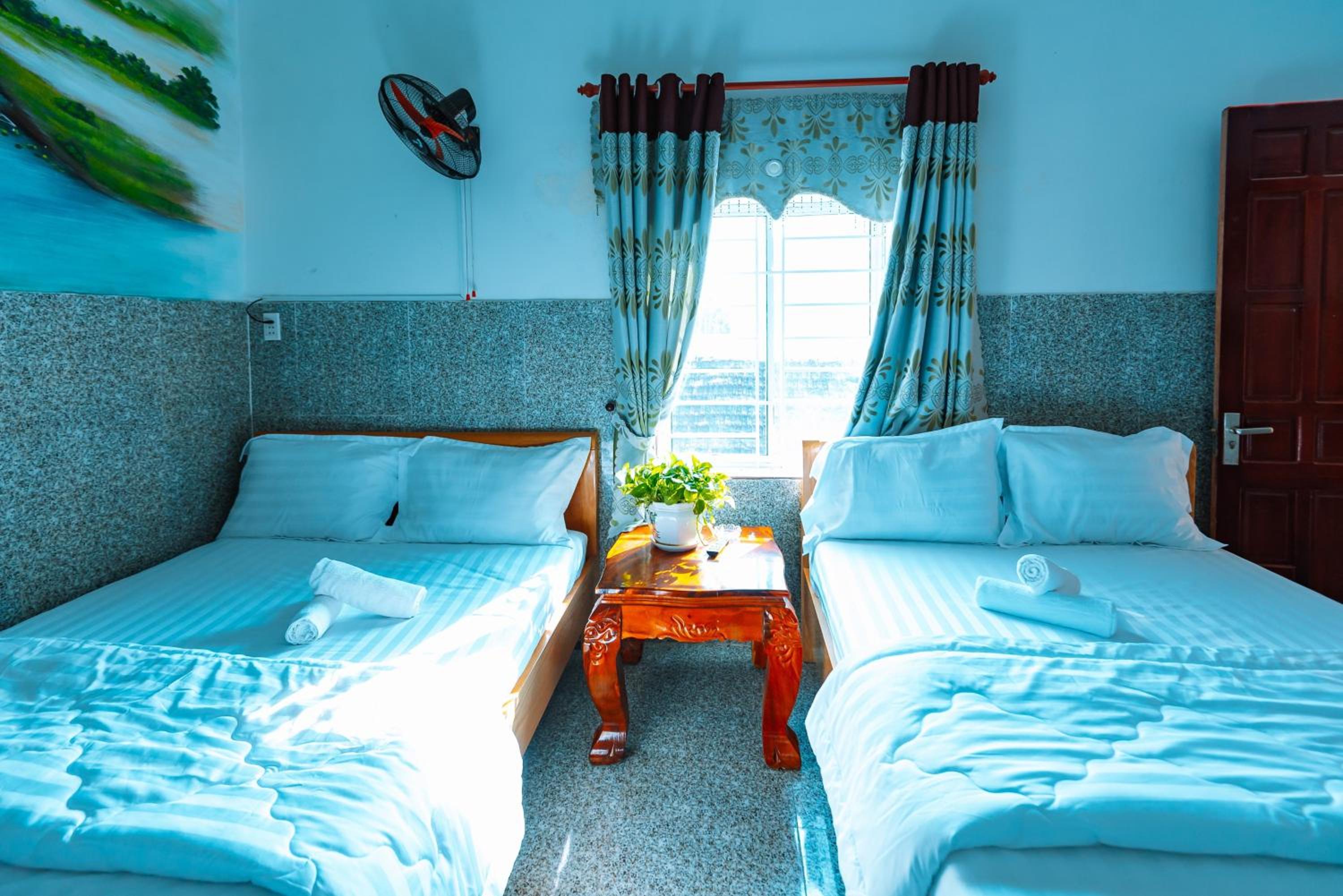King Room with Two King Beds photo 3