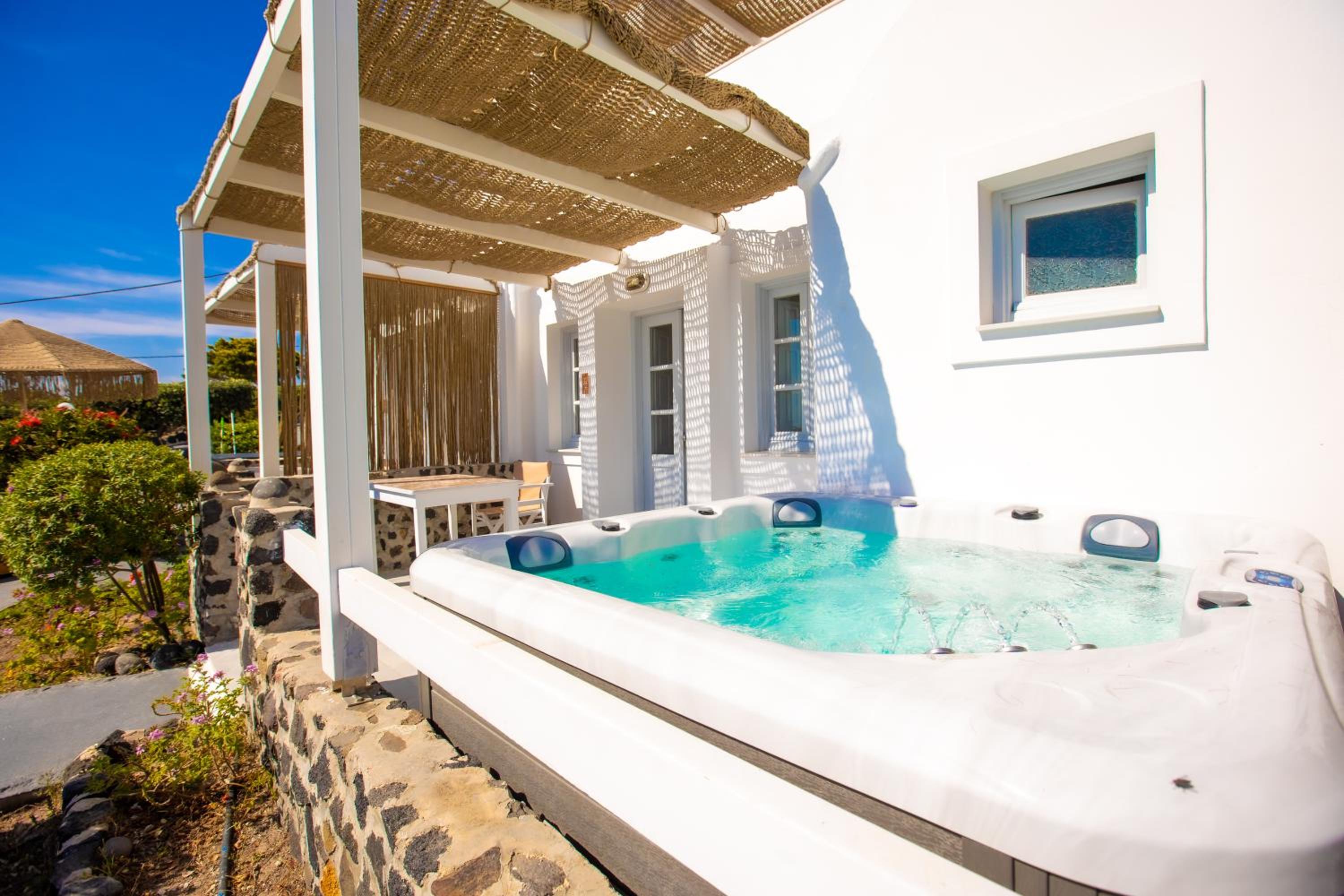 Premier Suite with Hot Tub and Sea View - Photo 14