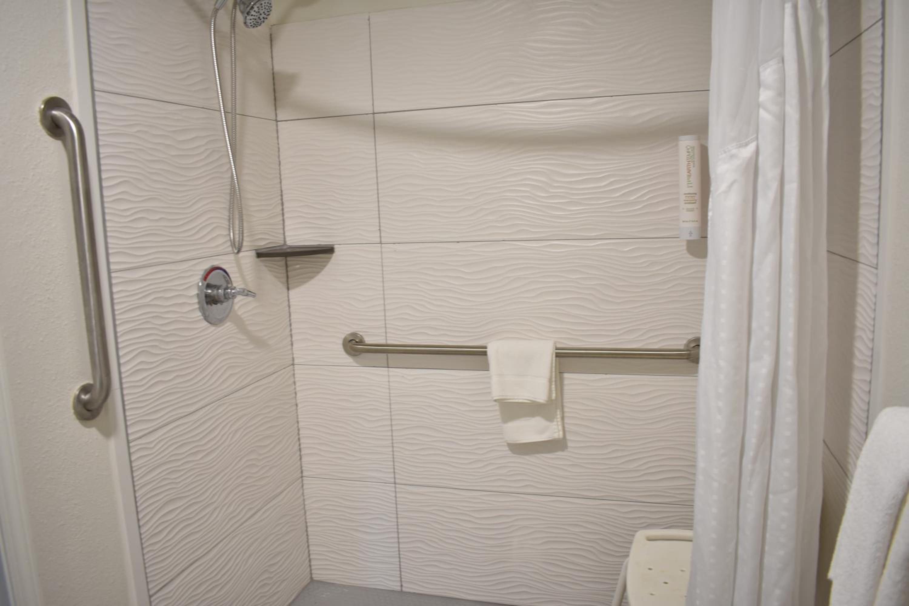 King Room - Disability Access/Non-Smoking - Photo 10