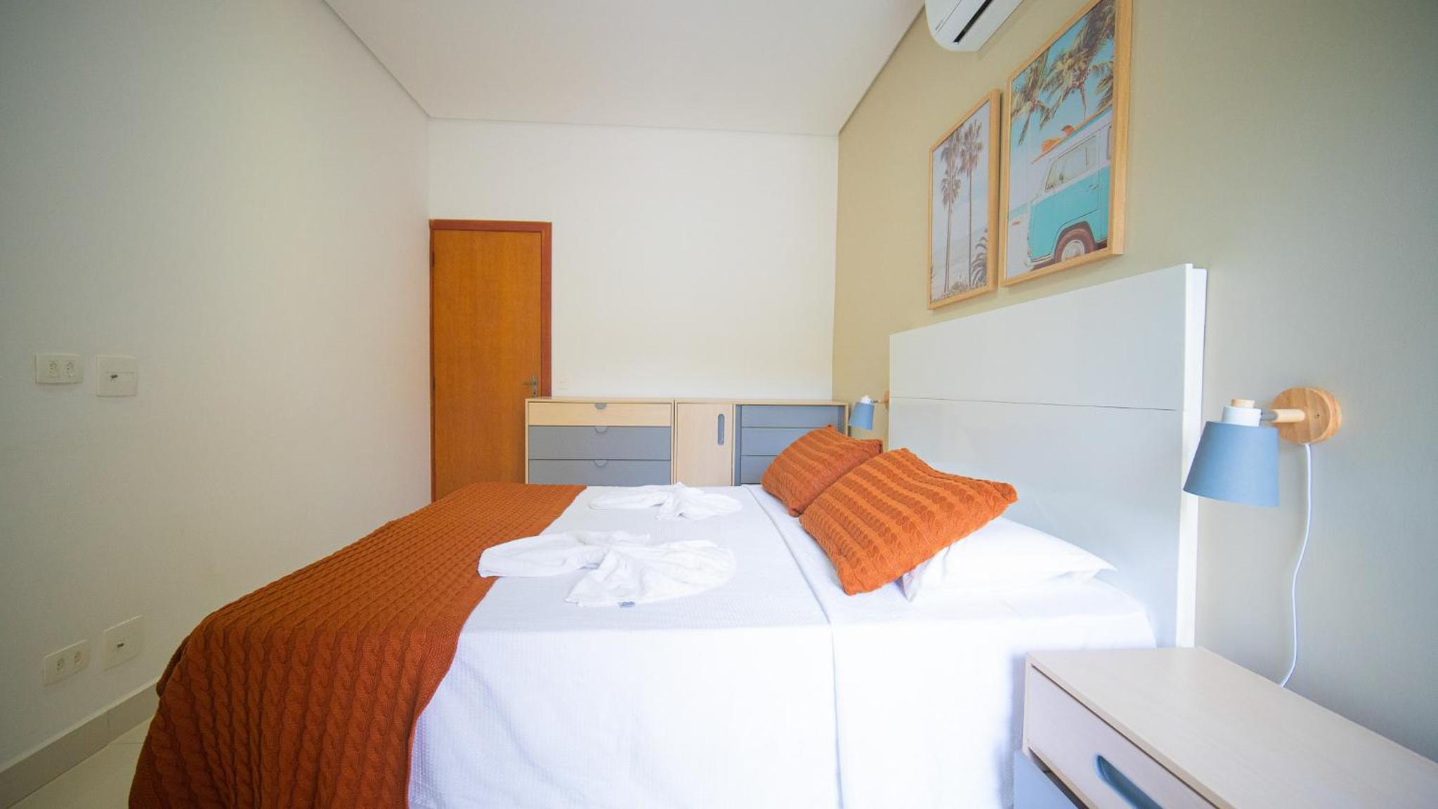 Deluxe Two-Bedroom Apartment - Photo 7