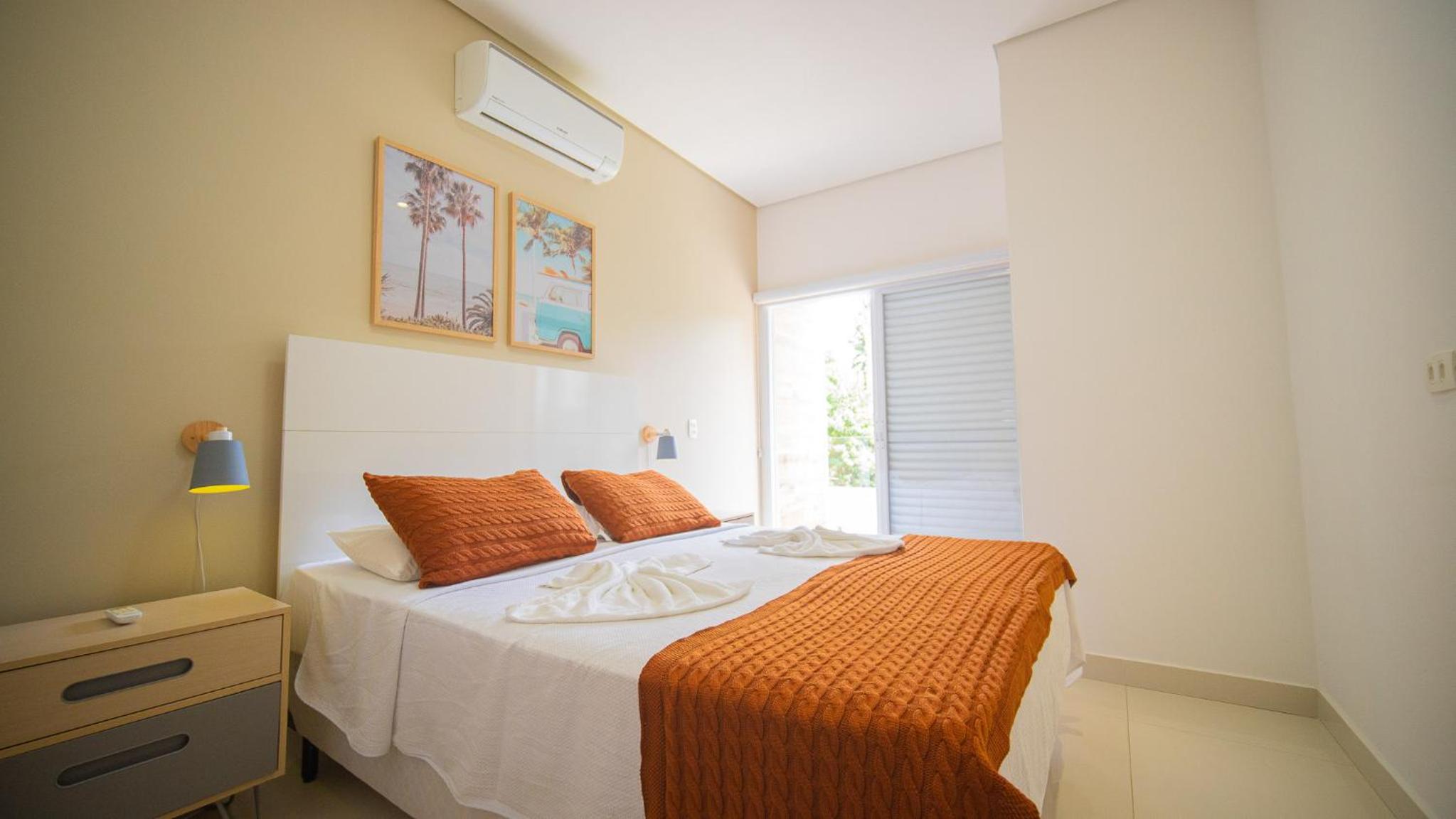 Deluxe Two-Bedroom Apartment - Photo 1