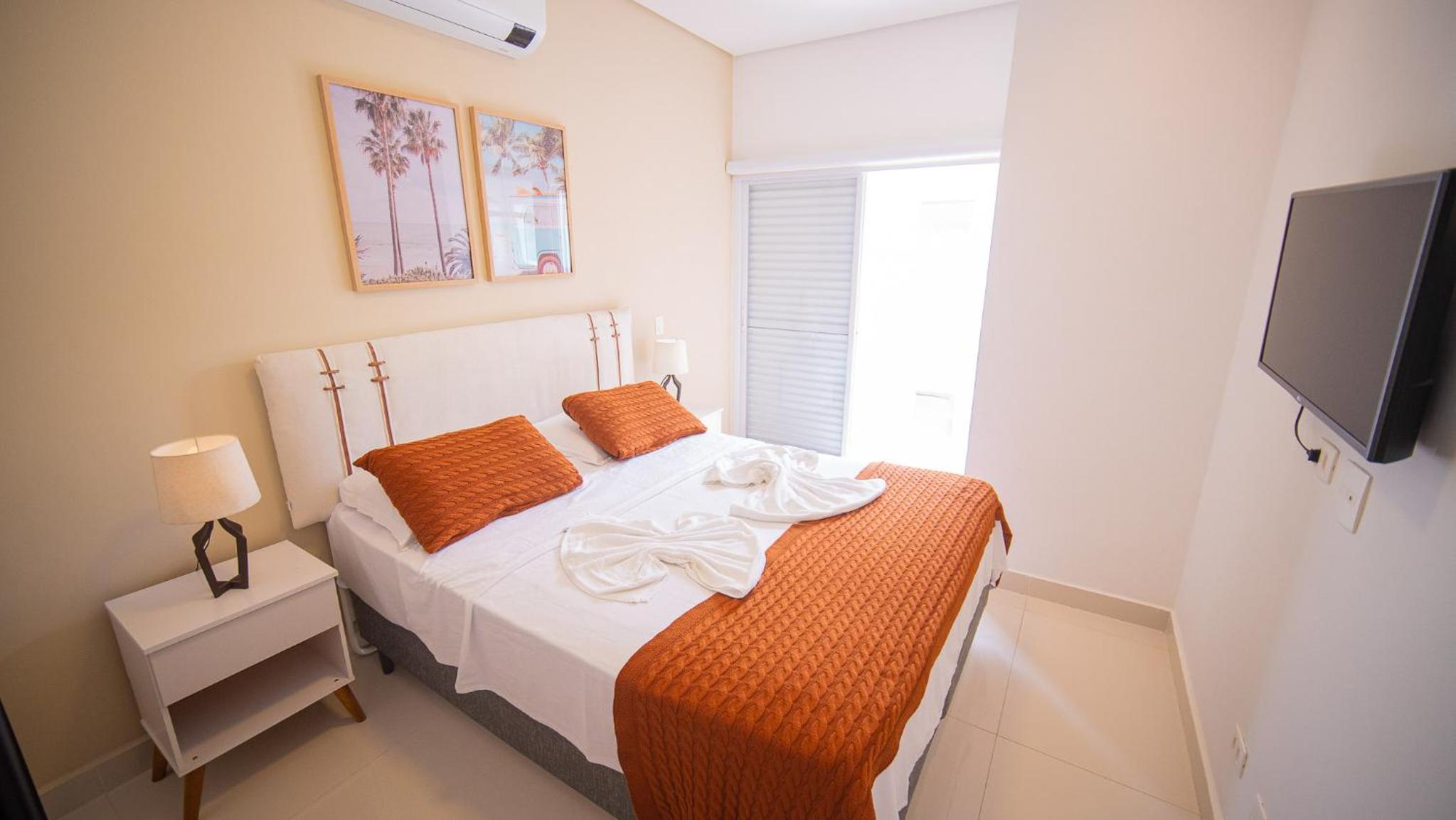 Three-Bedroom Apartment - Photo 32