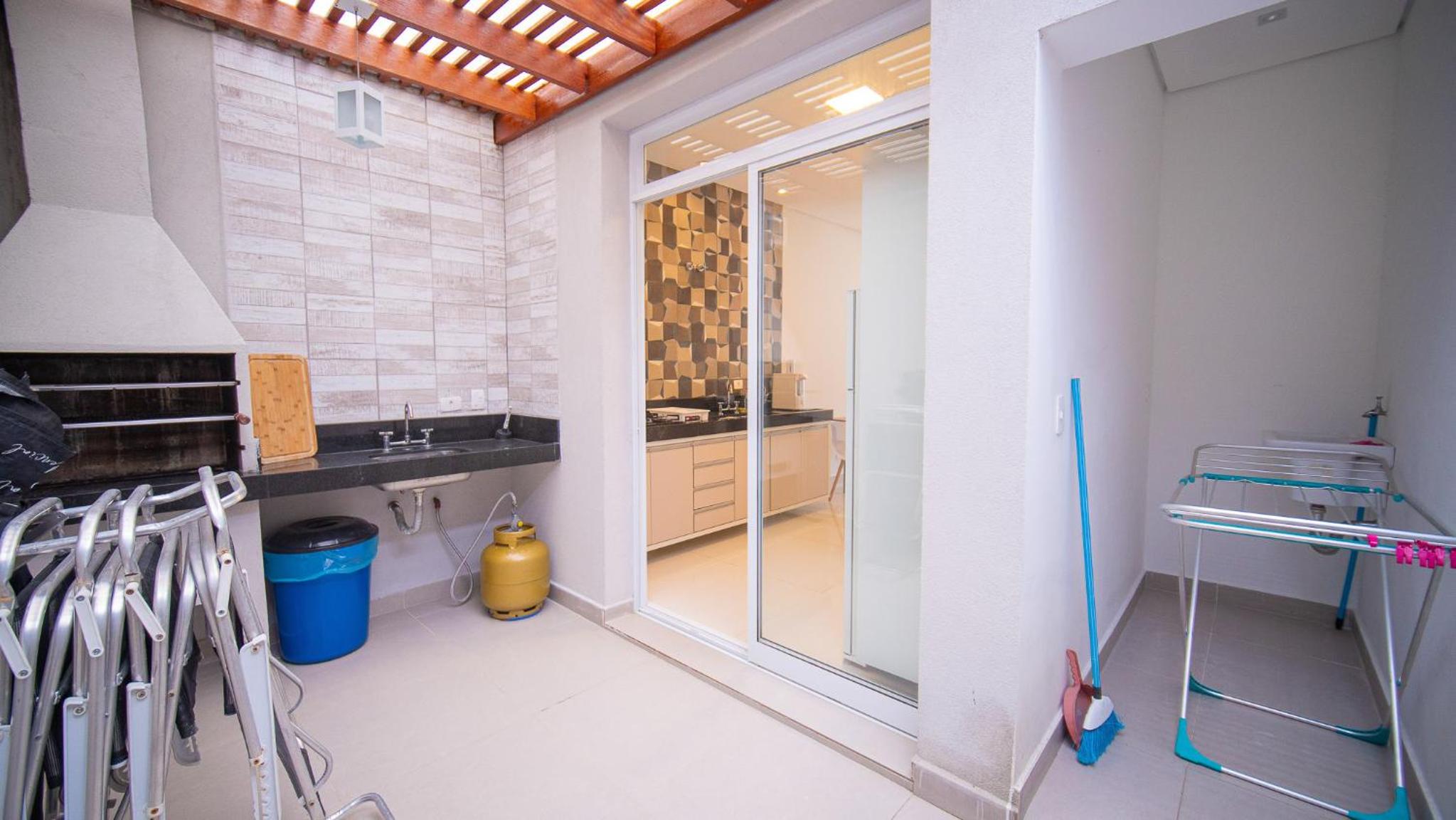 Three-Bedroom Apartment - Photo 25